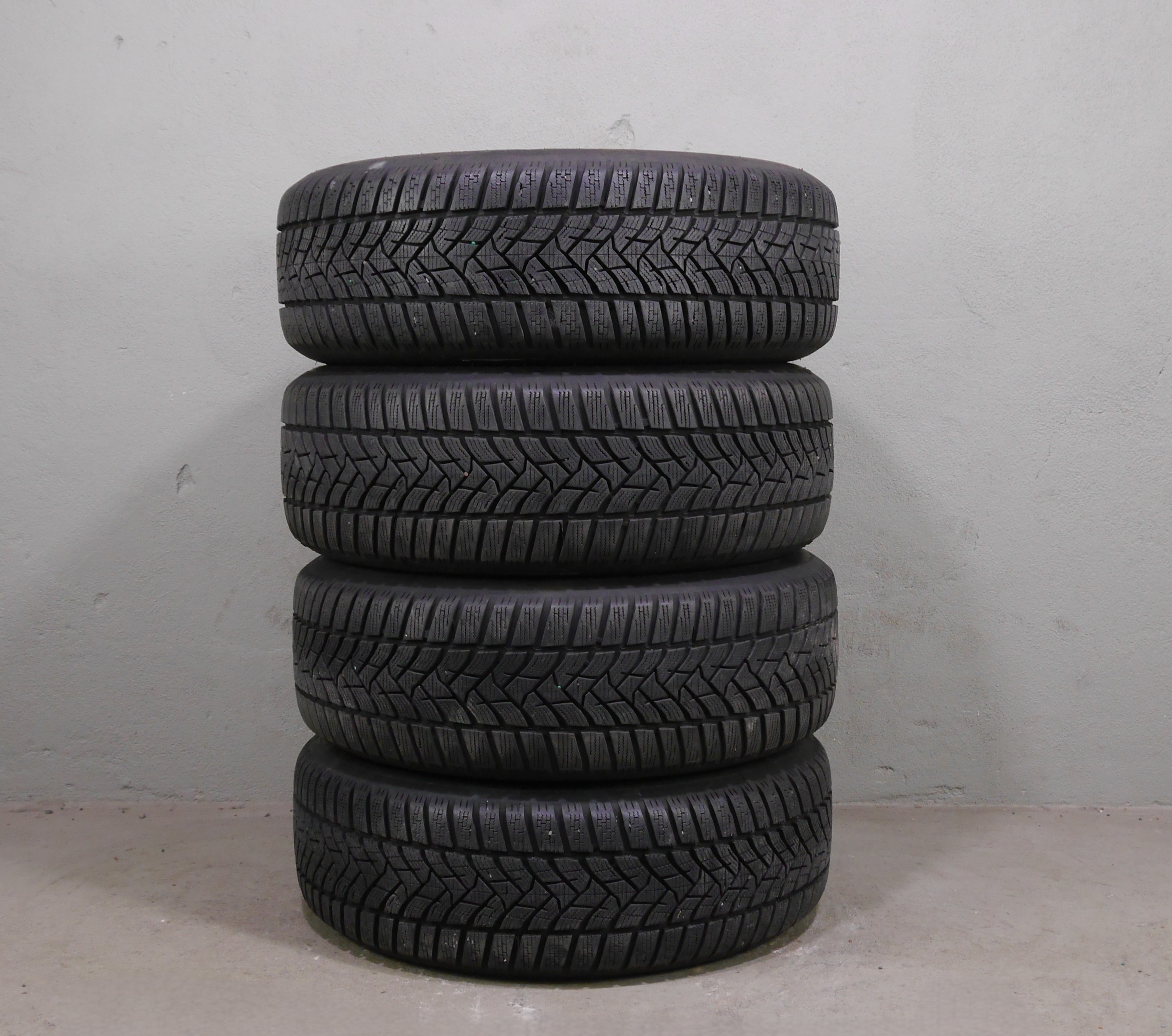 VW Passat Variant Aluradsatz – Winter 215/60 R16 95H – 3G0601025BJ