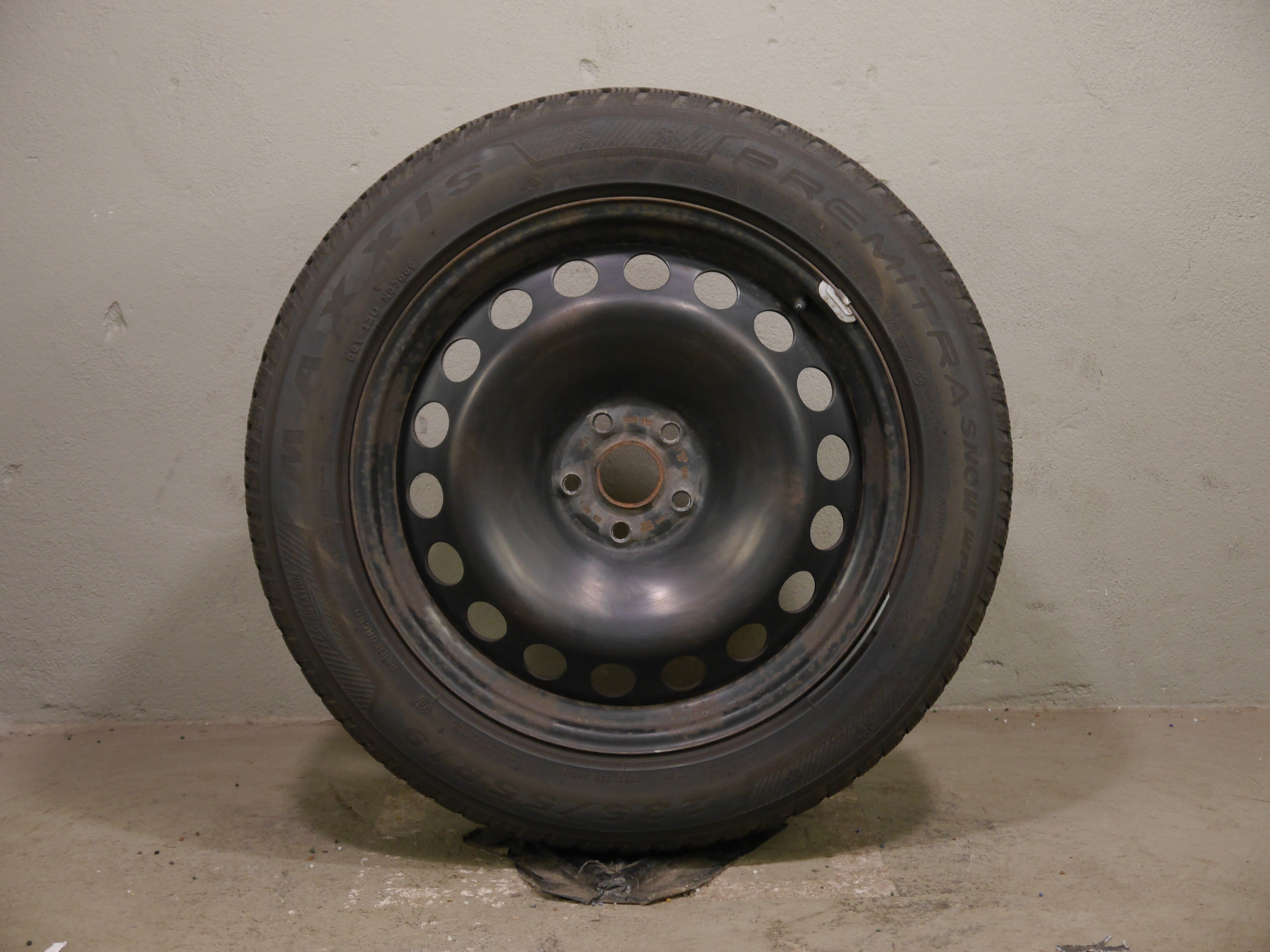 VW ID.4 /ID.5 /Enyaq /Elroq /Q4 e-tron Stahlradsatz – Winter 255/50 R19 107V - 1EA601027B