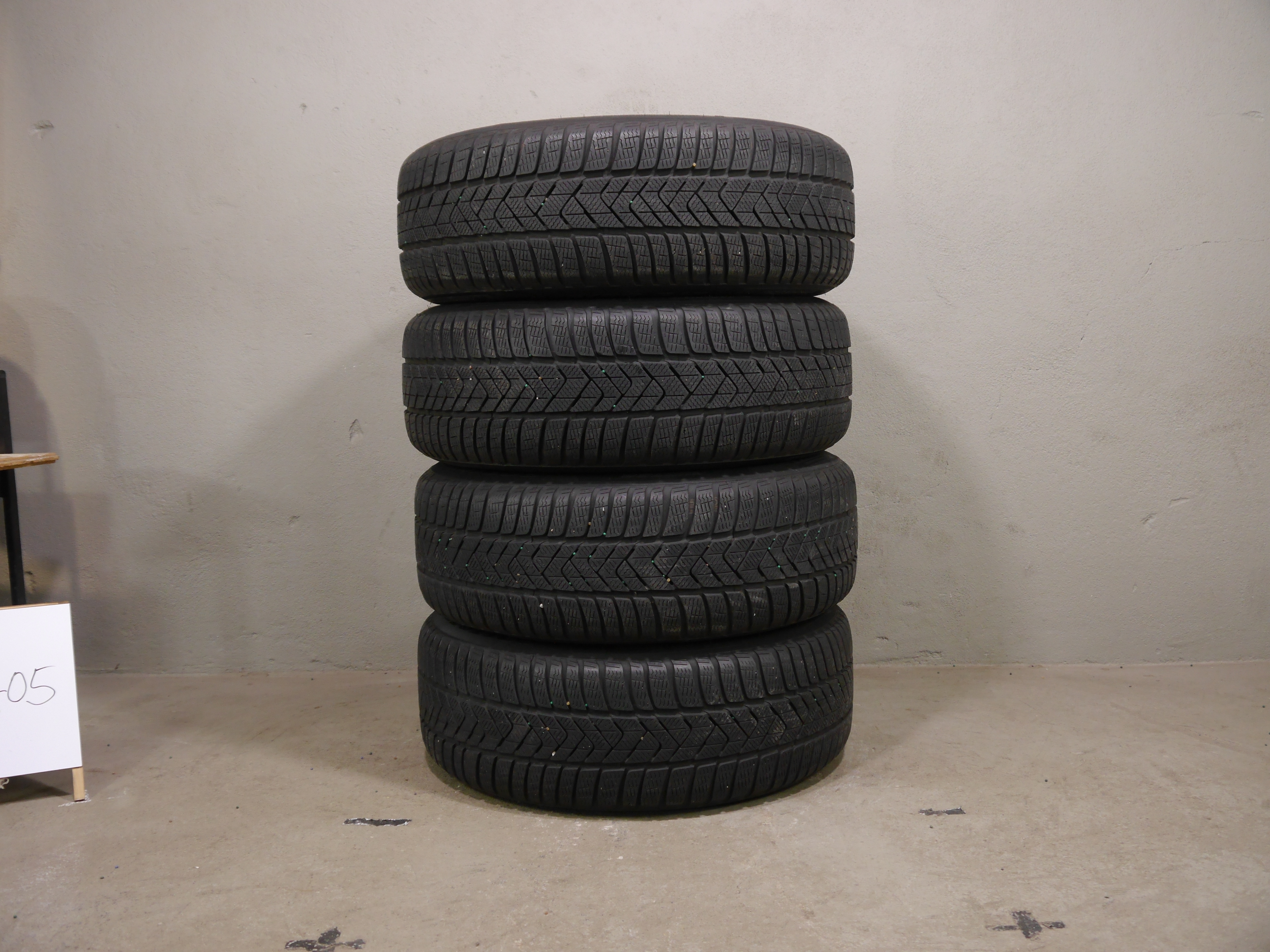 Audi A6 Aluradsatz – Winter 225/60 R17 99H (AO) – 4K0601025-