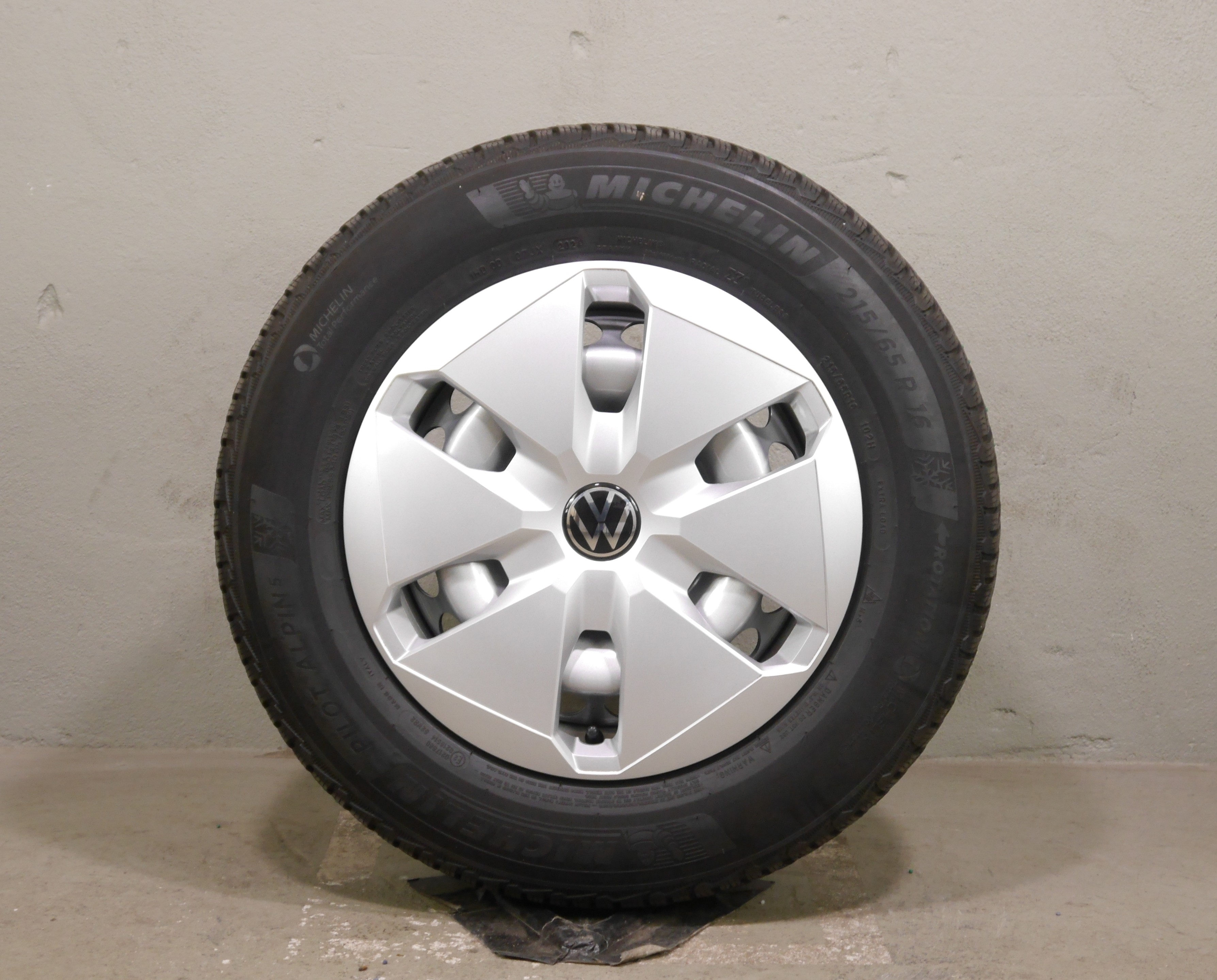 VW T7 Multivan (ST) Stahlradsatz – Winter 215/65 R16 102H - 7T0601027-