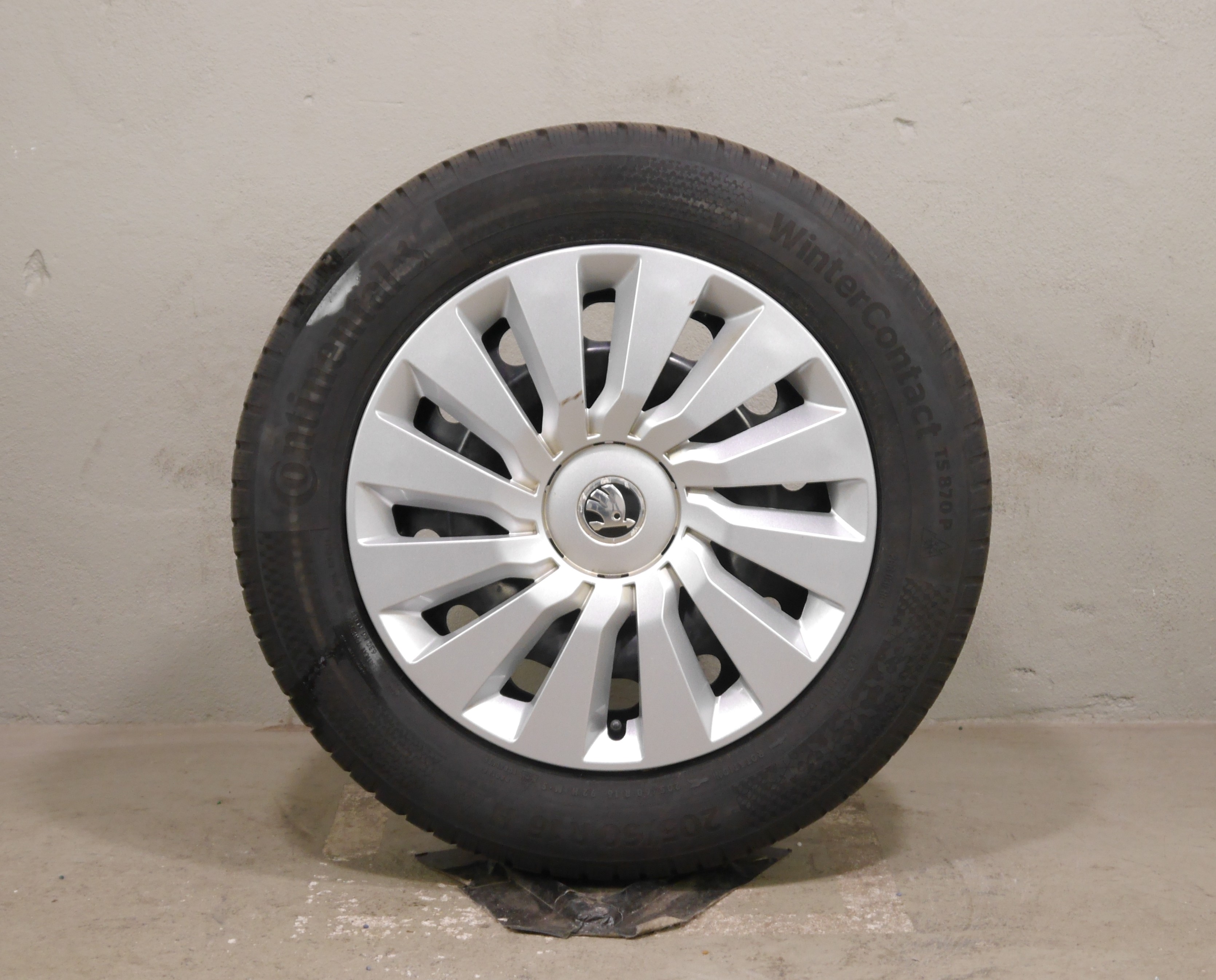 Skoda Octavia (NX) Stahlradsatz – Winter 205/60 R16 92H  – 5Q0601027BR