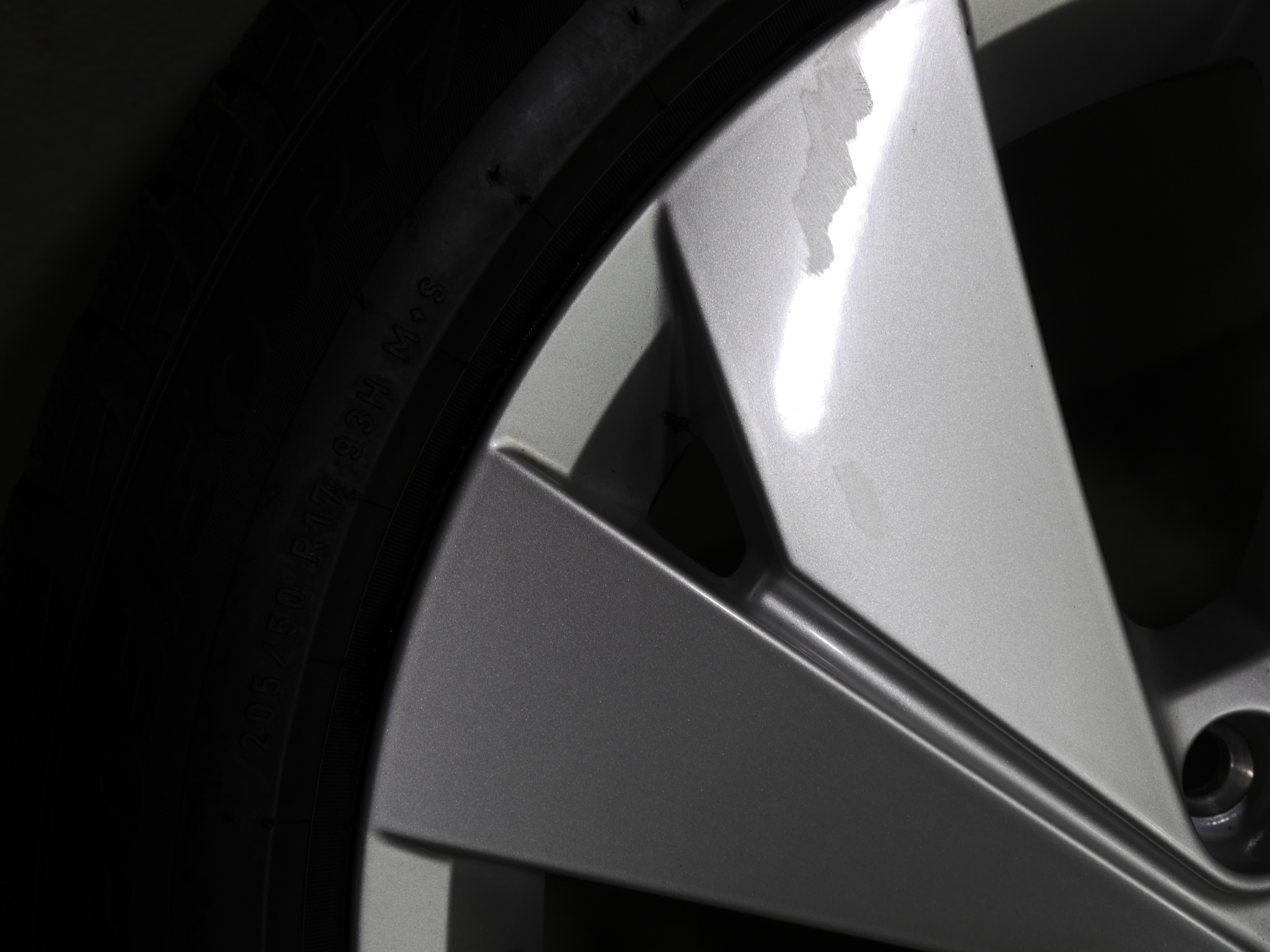 VW Golf Aluradsatz – Winter 205/50 R17 93H – 5H0601025B