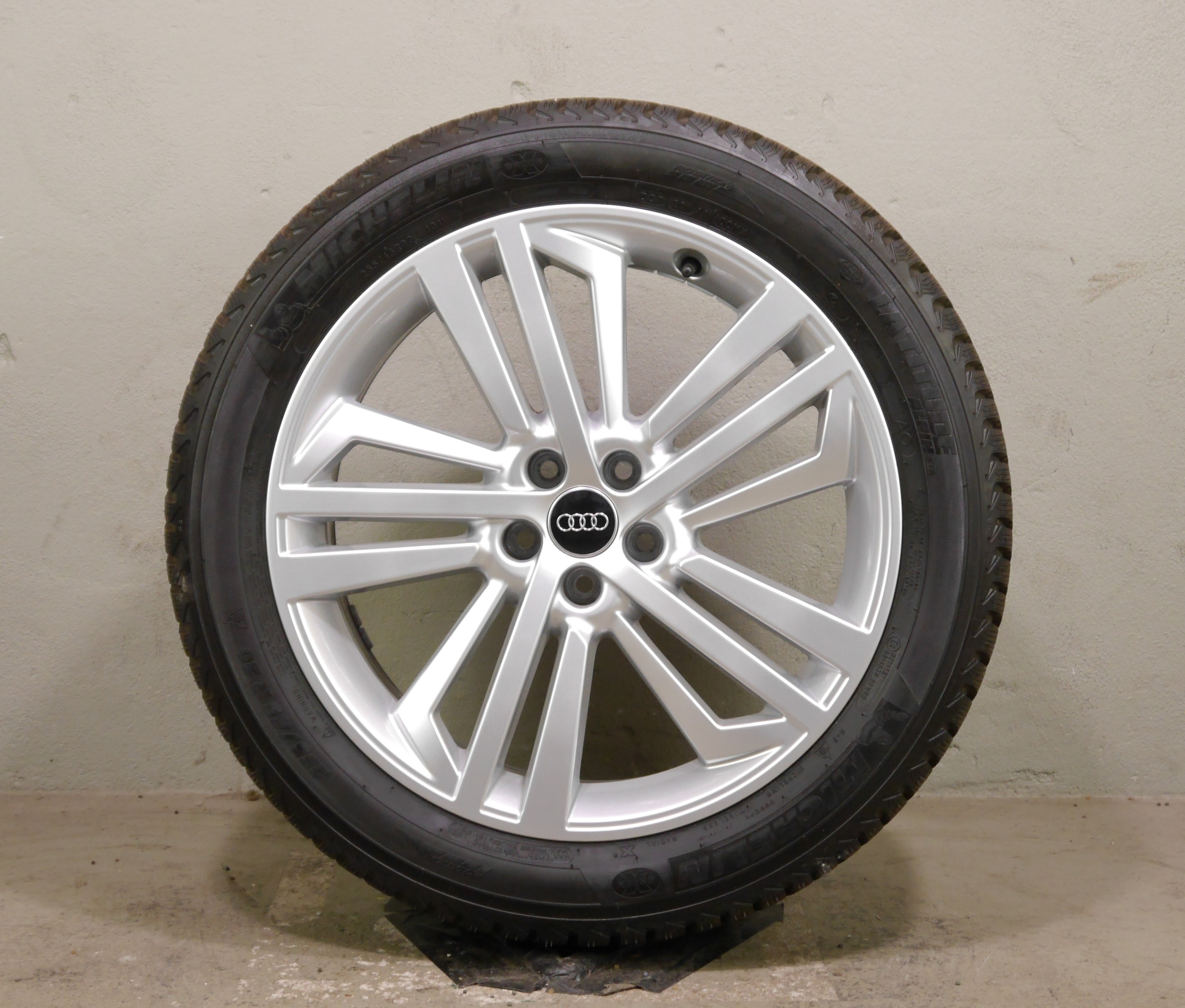 Audi Q5 Sportback Aluradsatz – Winter 255/45 R20 101V (AO) – 80A601025L