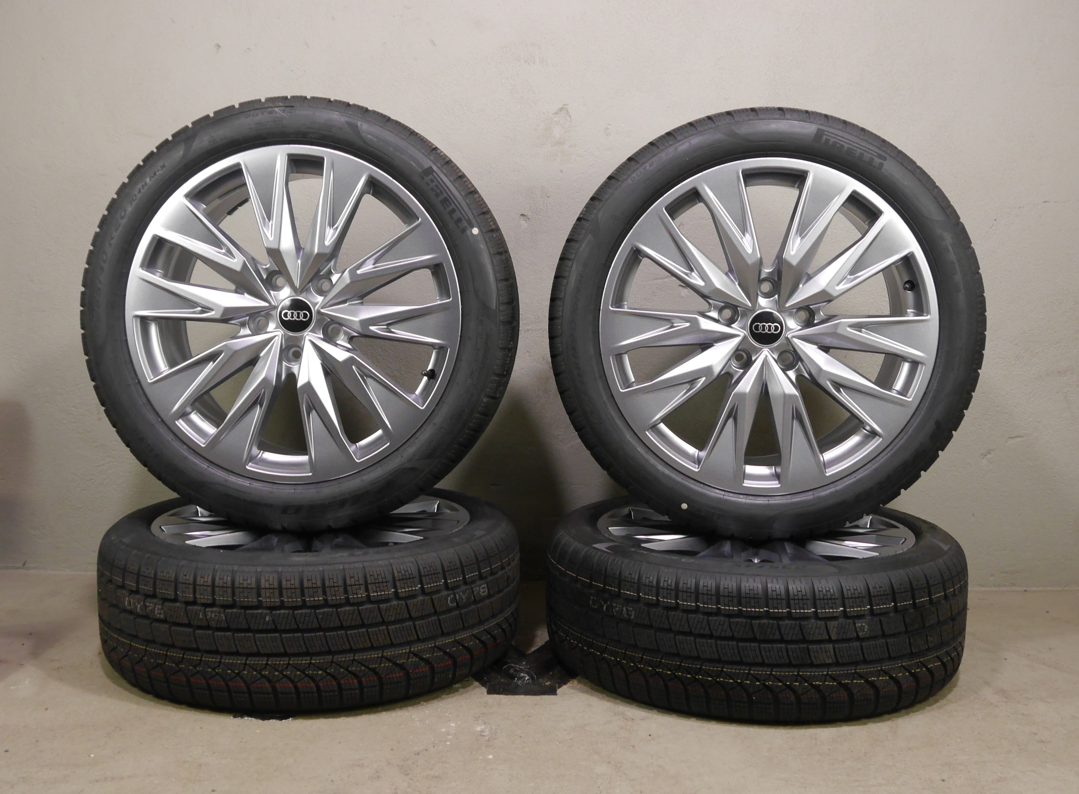 Audi A6 Avant e-tron GH Aluradsatz – Winter 235/45 R20 100H 265/40 R20 104H – 85E601025AR/AS
