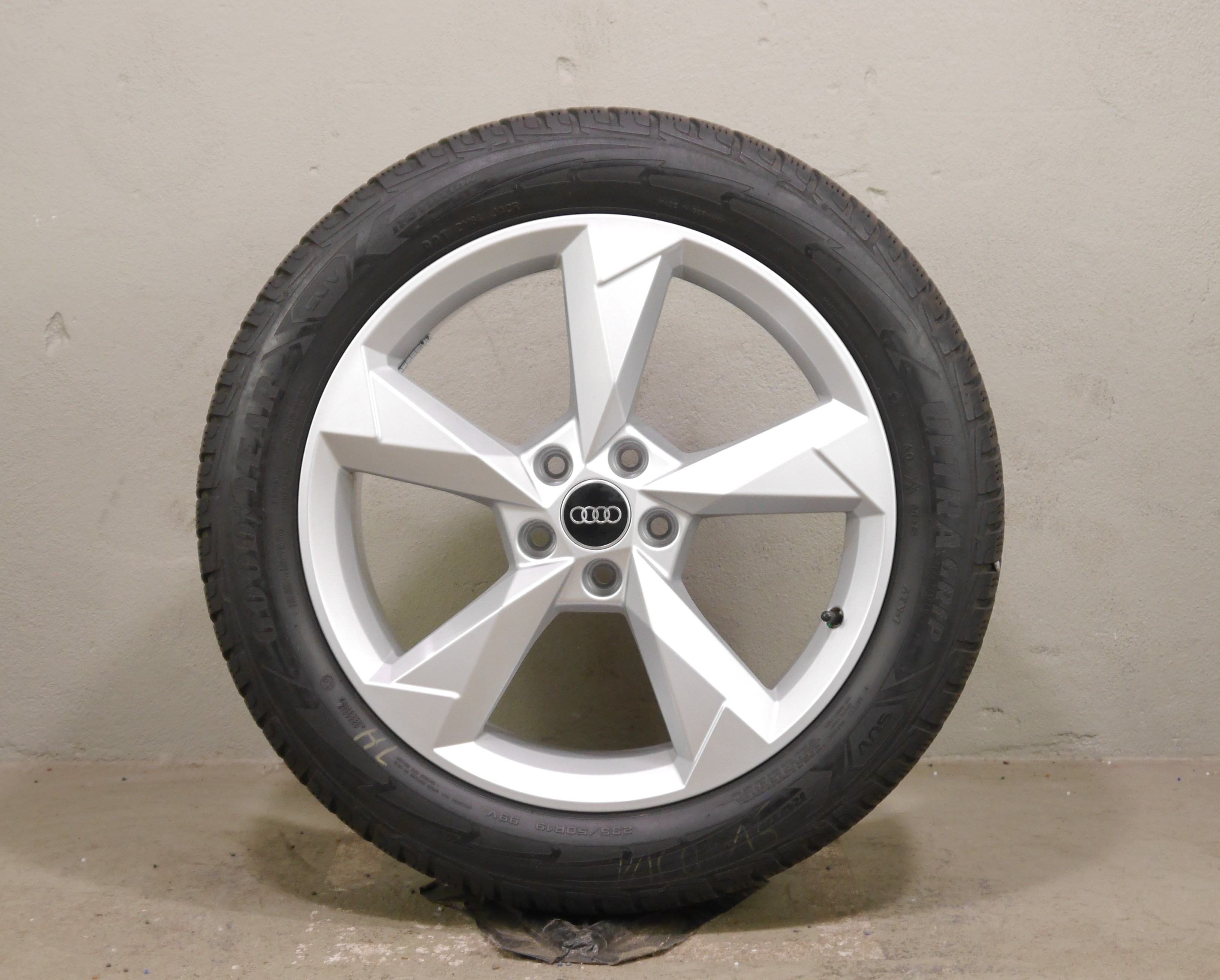 Audi Q3 Sportback (F3) Aluradsatz – Winter 235/50 R19 99V (AO) – 83A601025N