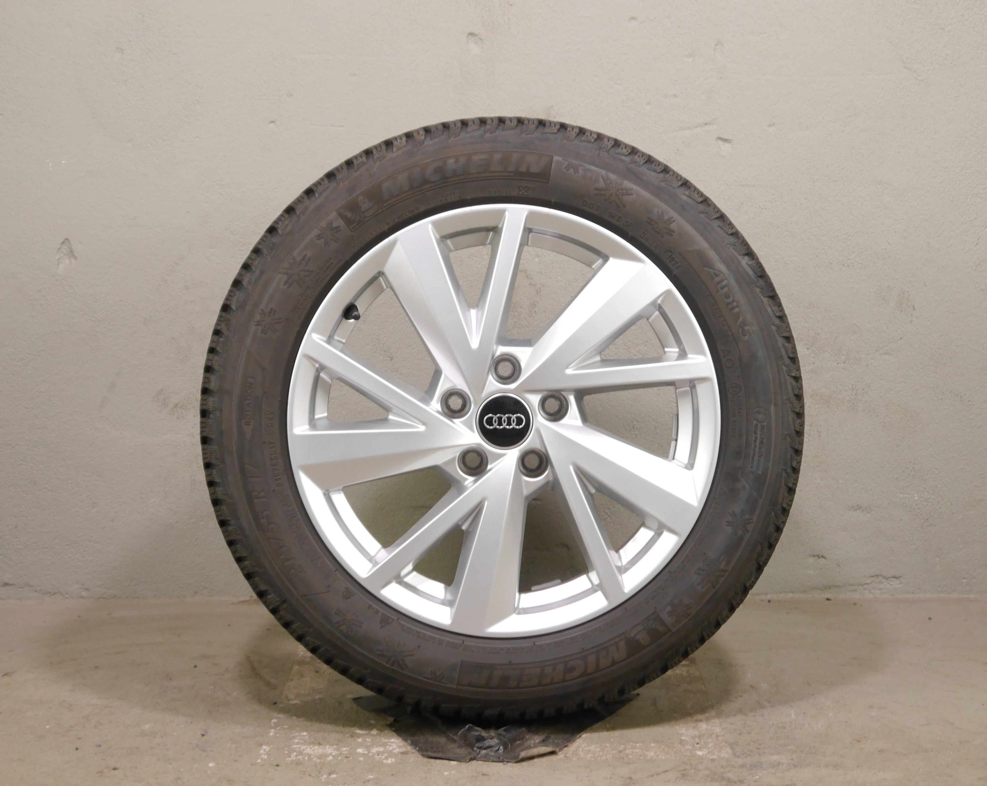 Audi Q2 Aluradsatz – Winter 215/55 R17 94V (AO) – 81A601025C