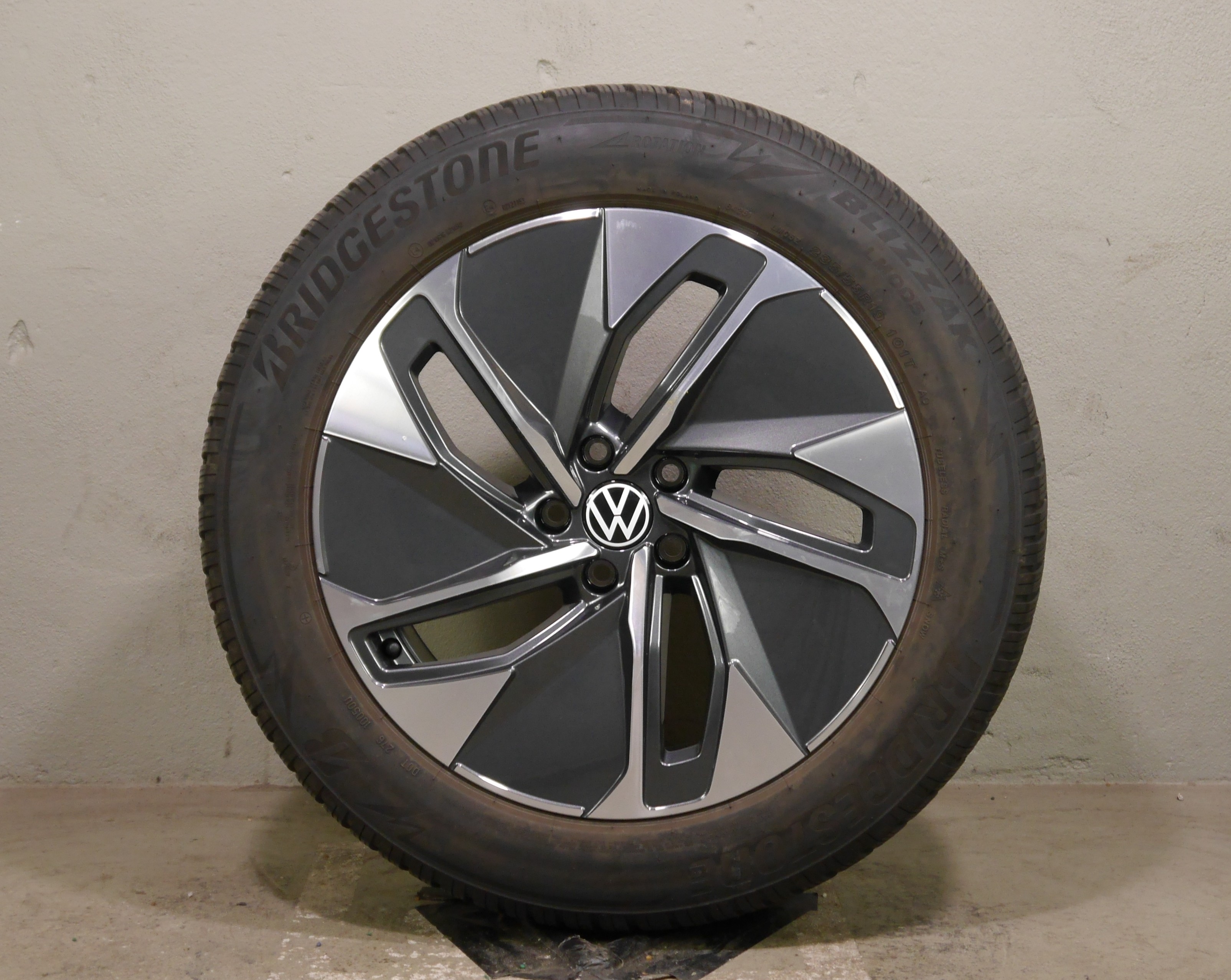 VW ID.4 ID.5 Aluradsatz – Winter 235/55 R19 101T 255/50/19 - 11A601025M