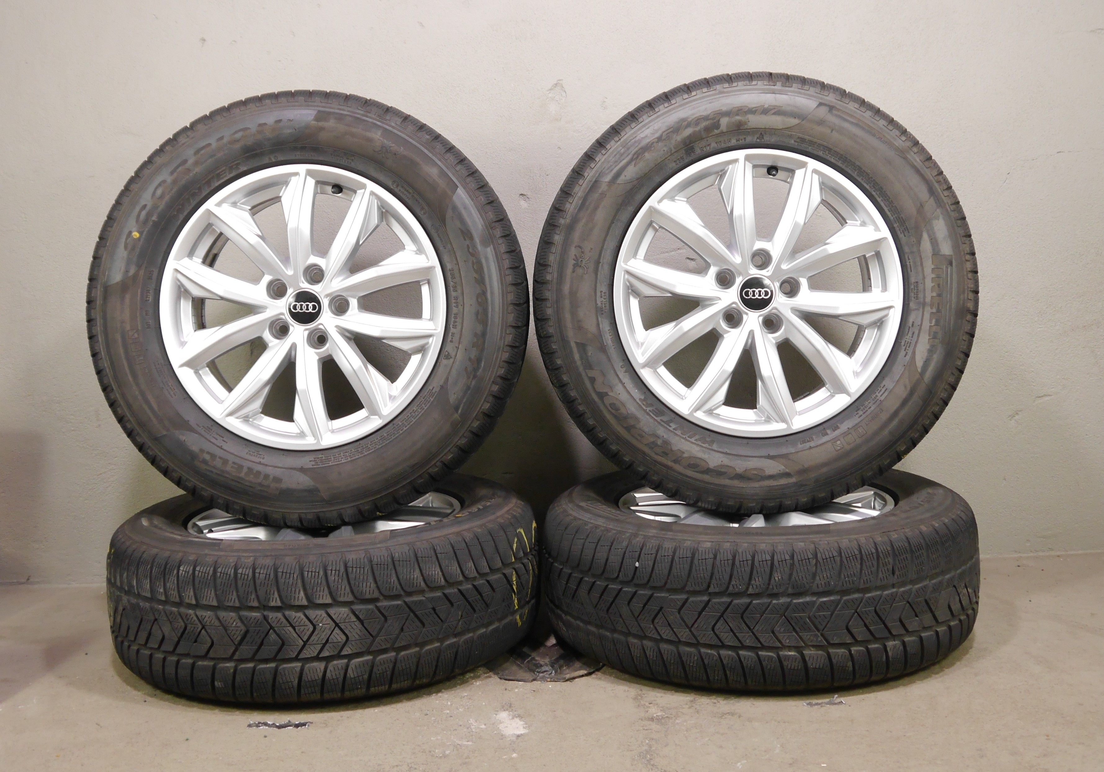 Audi Q5 (FY) Sportback Aluradsatz  – Winter 235/65 R17 104H (AO) – 80A601025J