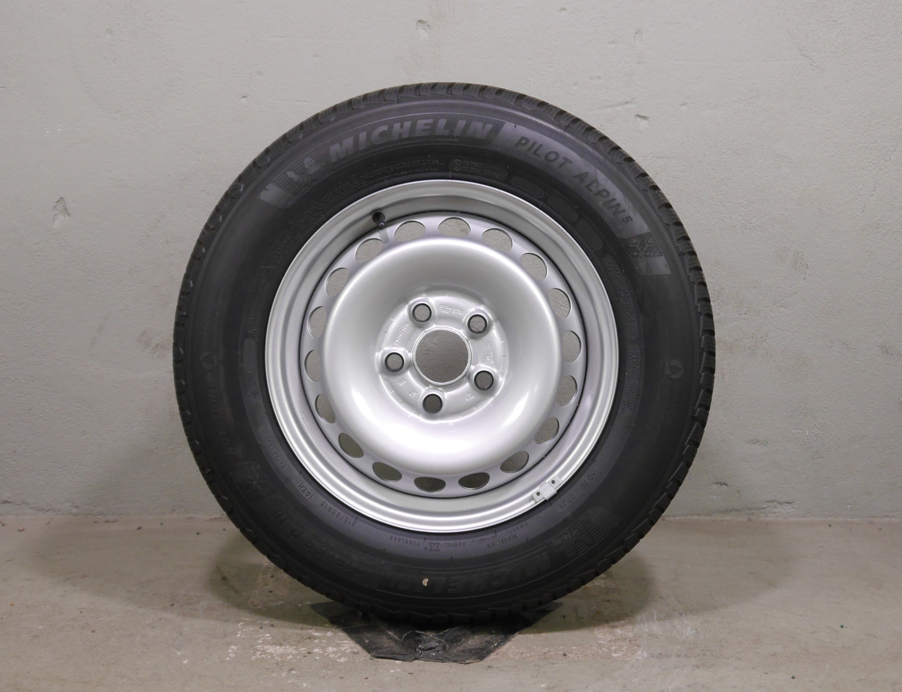 VW T7 Multivan Stahlradsatz – Winter 215/65 R16 102H - 7T0601027