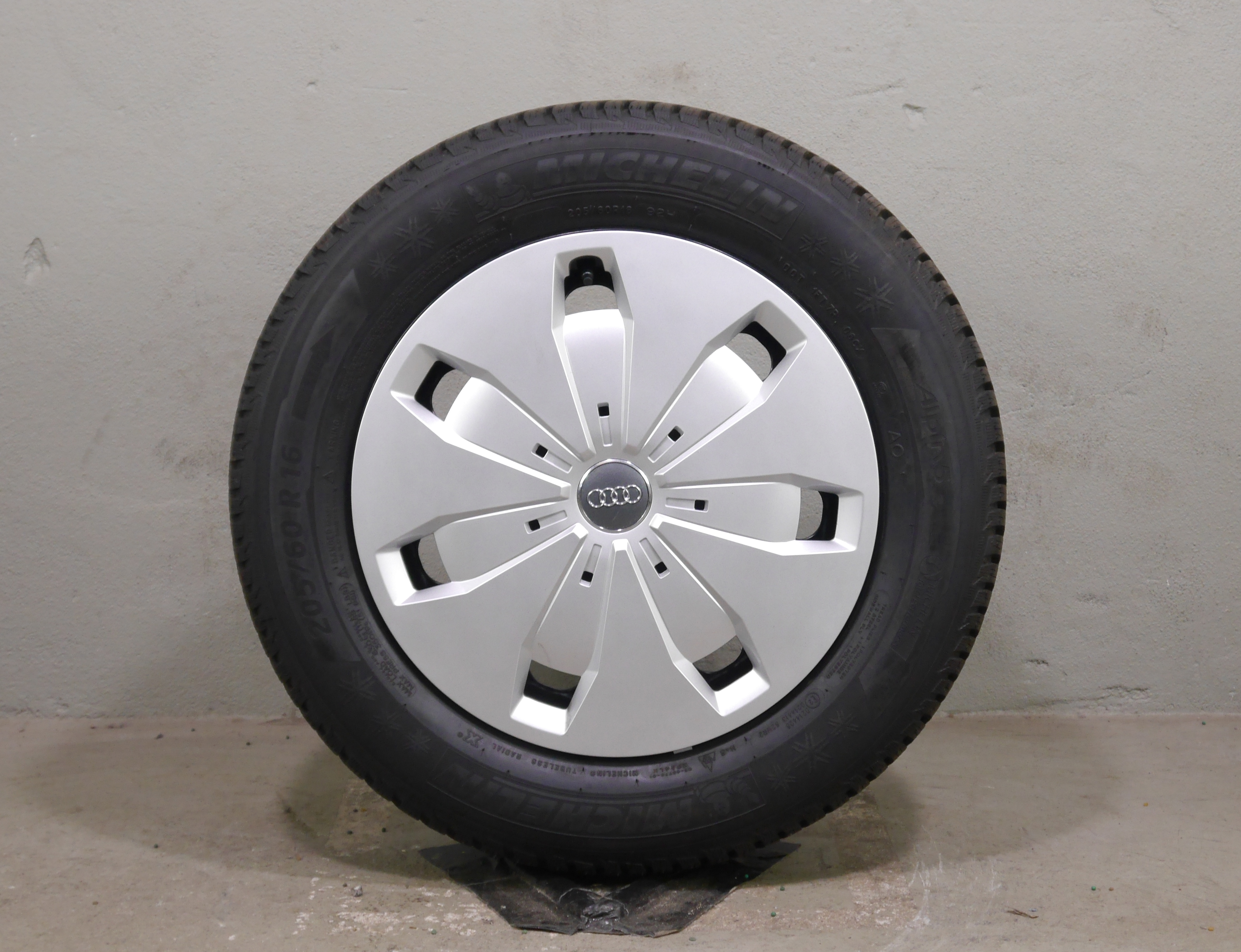 Audi Q2 Stahlradsatz – Winter 205/60 R16 92H (AO) – 5Q0601027CJ