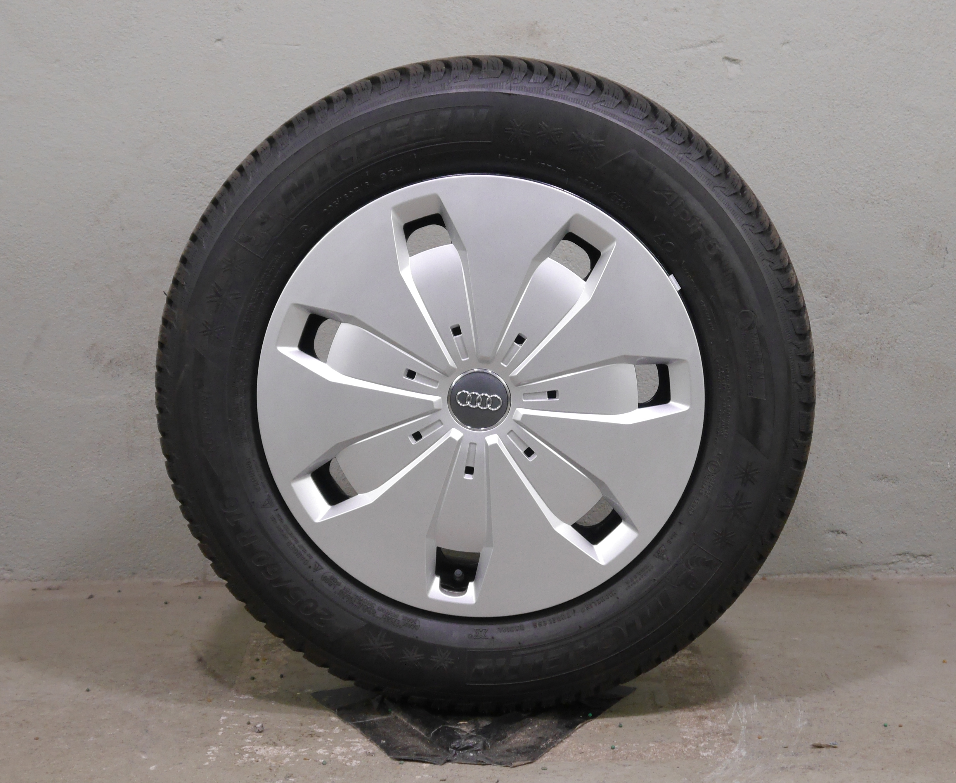 Audi Q2 Stahlradsatz – Winter 205/60 R16 92H (AO) – 5Q0601027CJ