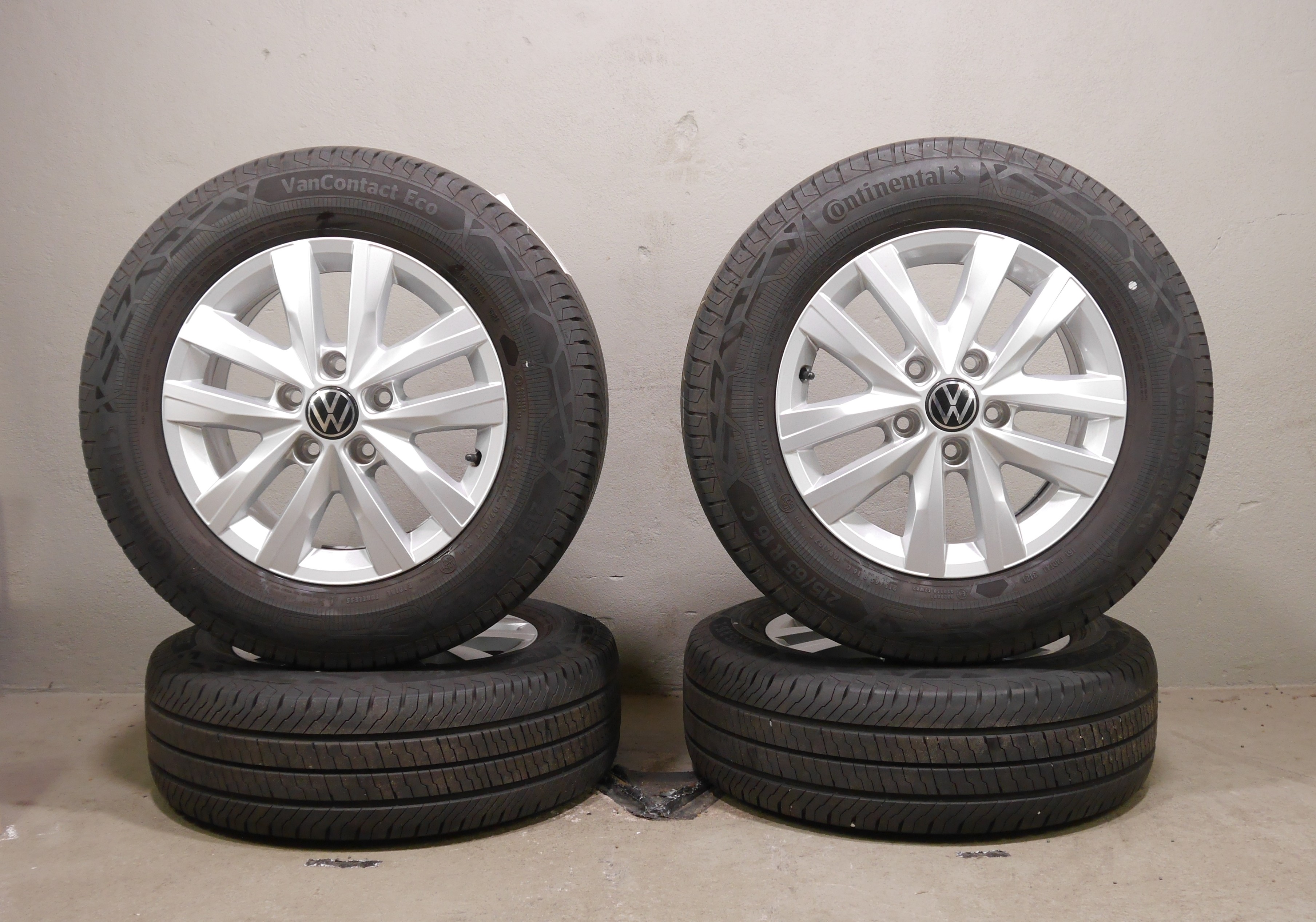 VW T6.1 Multivan Aluradsatz – Sommer 215/60 R16 109/107T - 7E0601025N
