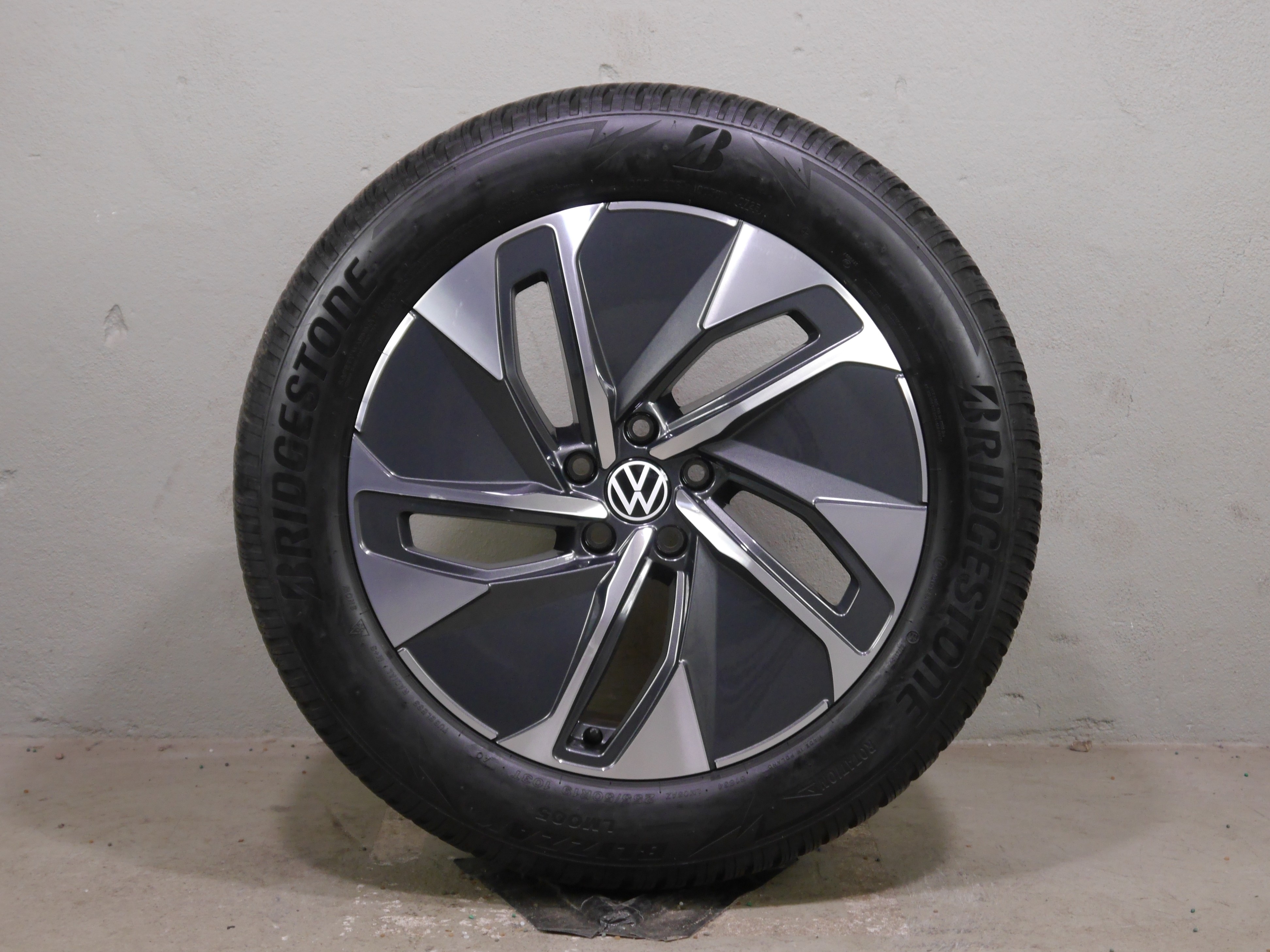 VW ID.4 Aluradsatz – Winter 235/55 R19 101T 255/50 R19 103T - 11A601025M