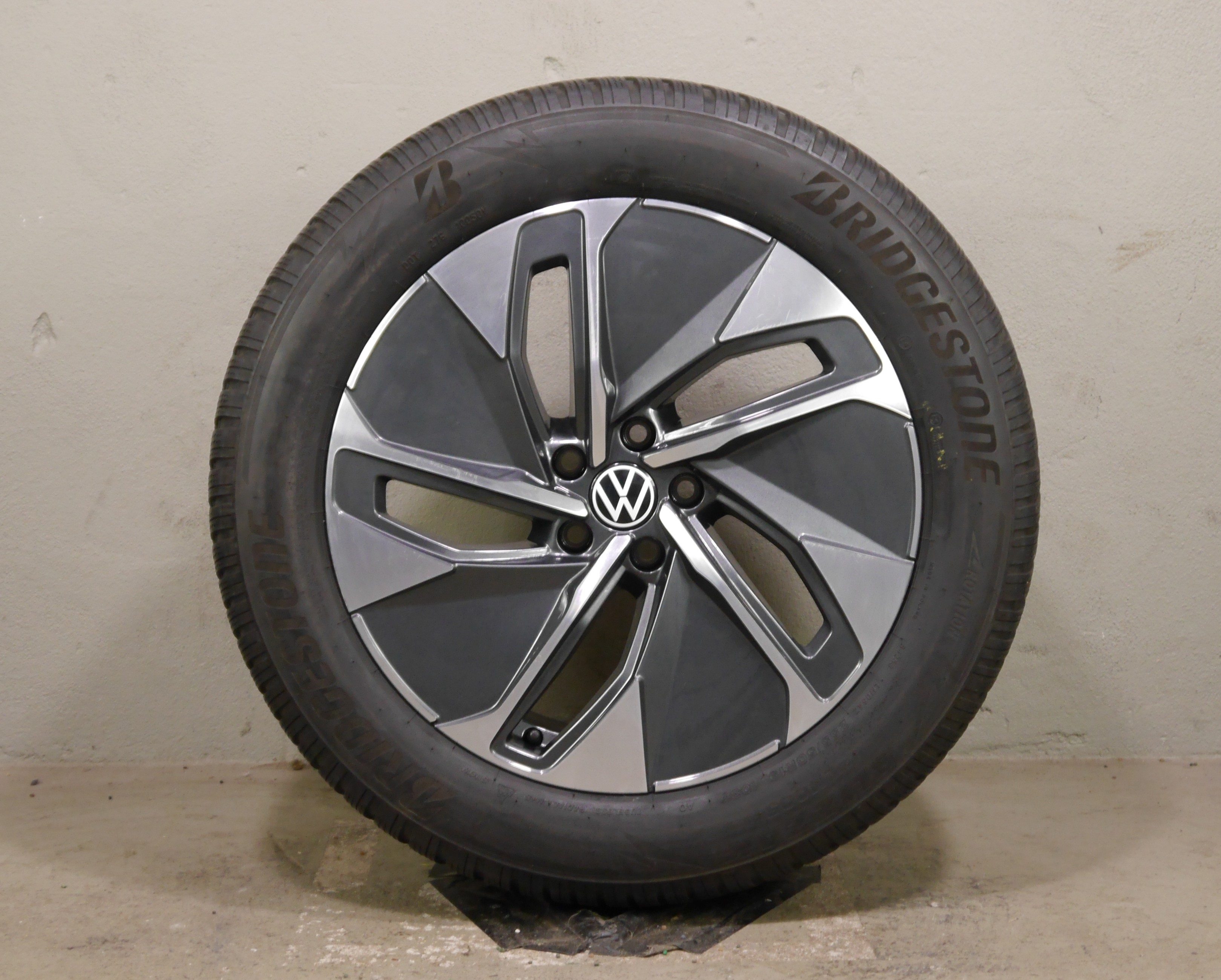 VW ID.4/ID.5 (E2) Aluradsatz – Winter 235/55 R19 101T 255/50 R19 103T - 11A601025M
