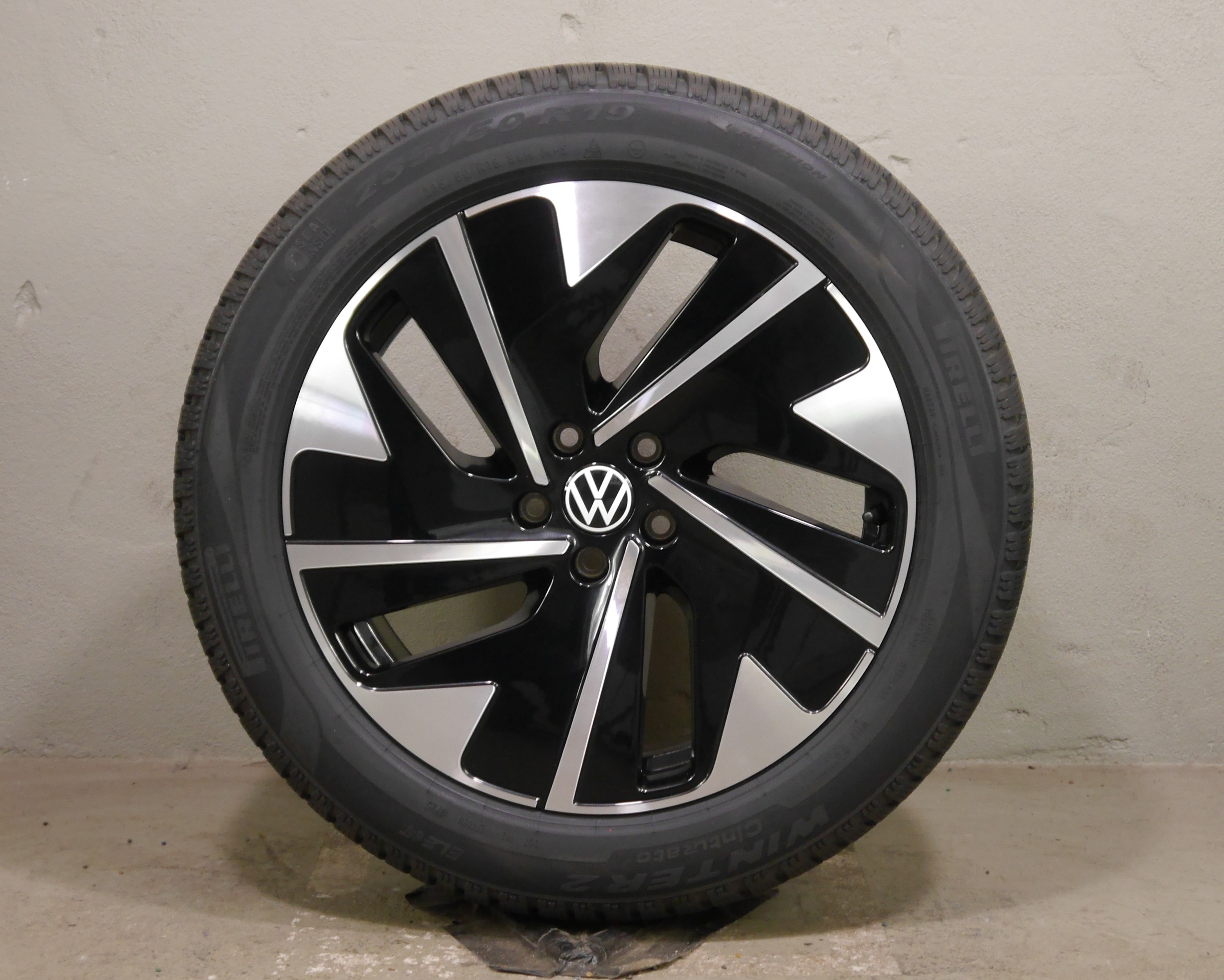 VW ID.7 (ED) Aluradsatz – Winter 235/50 R19 99H  255/45 R19 100H – 14B601025C/D Inkl. Seal