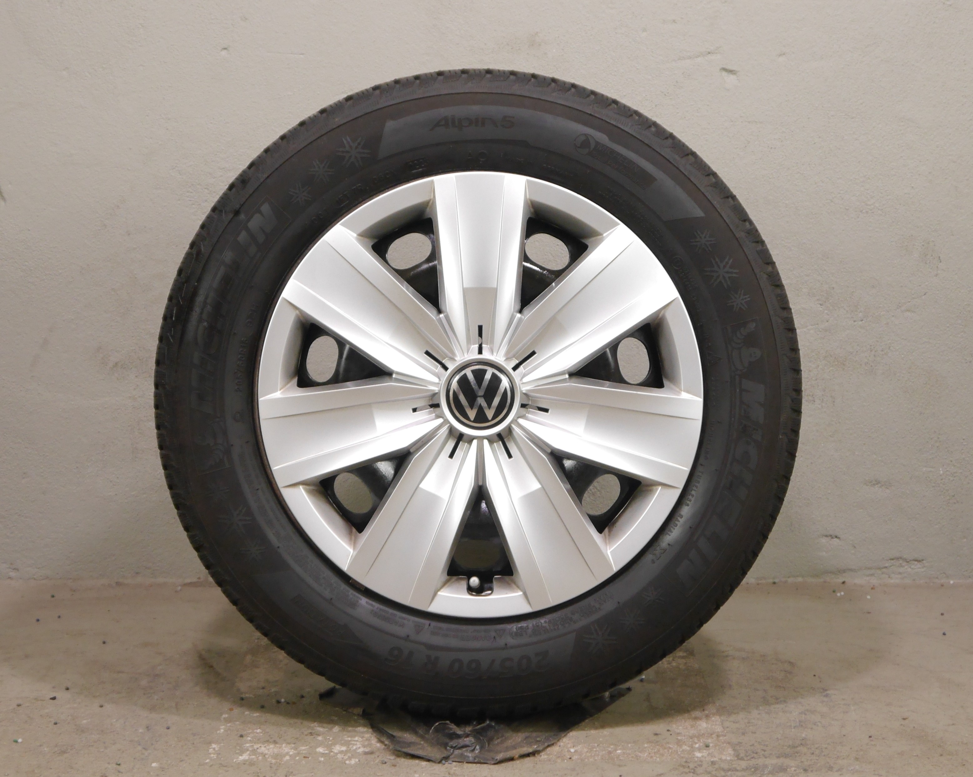 VW T-Roc (D1) Stahlradsatz – Winter 205/60 R16 92H – 5Q0601027CA/CB
