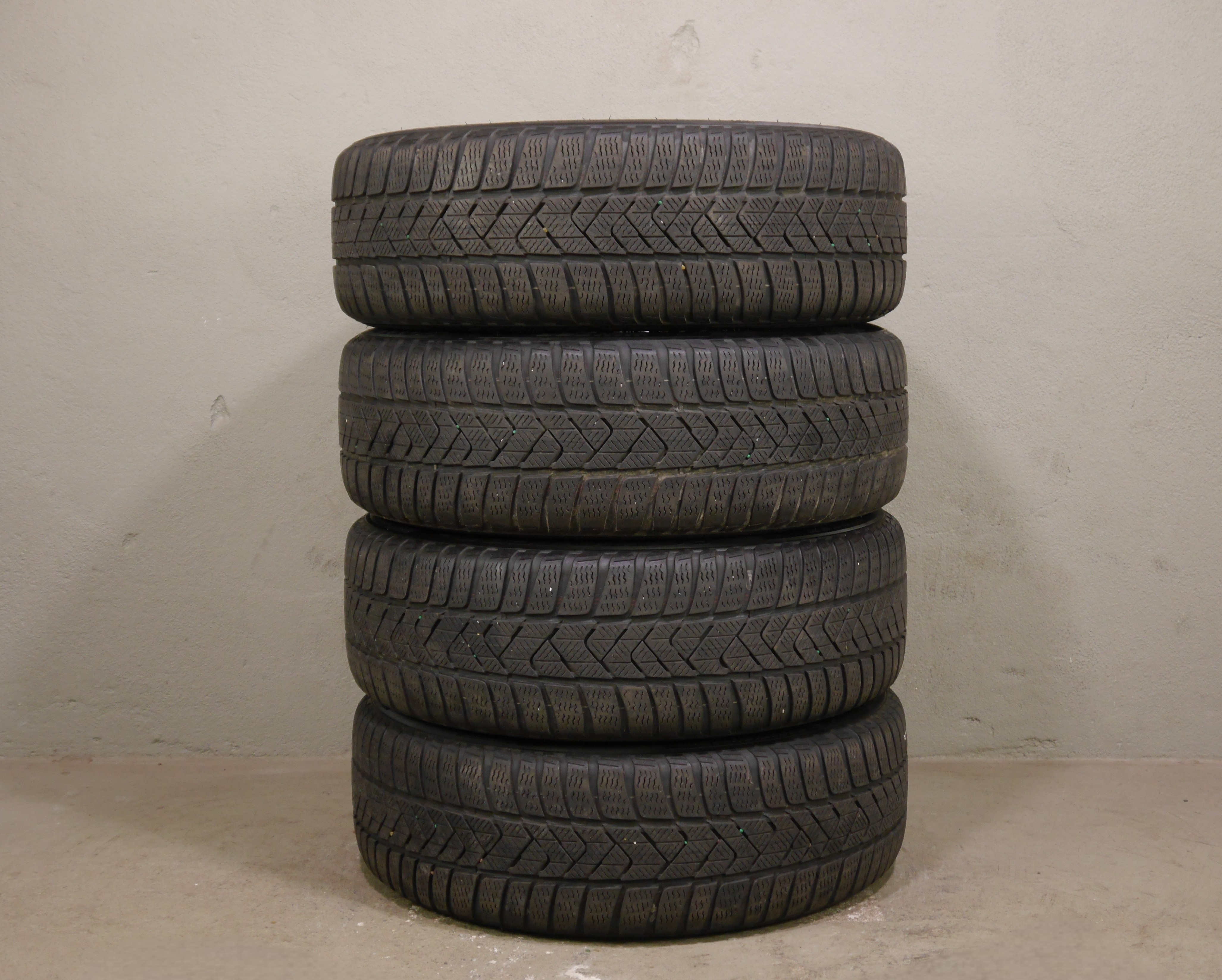 Audi A3 Sportback Aluradsatz – Winter 205/50 R17 93H (AO1) – 8Y0601025L