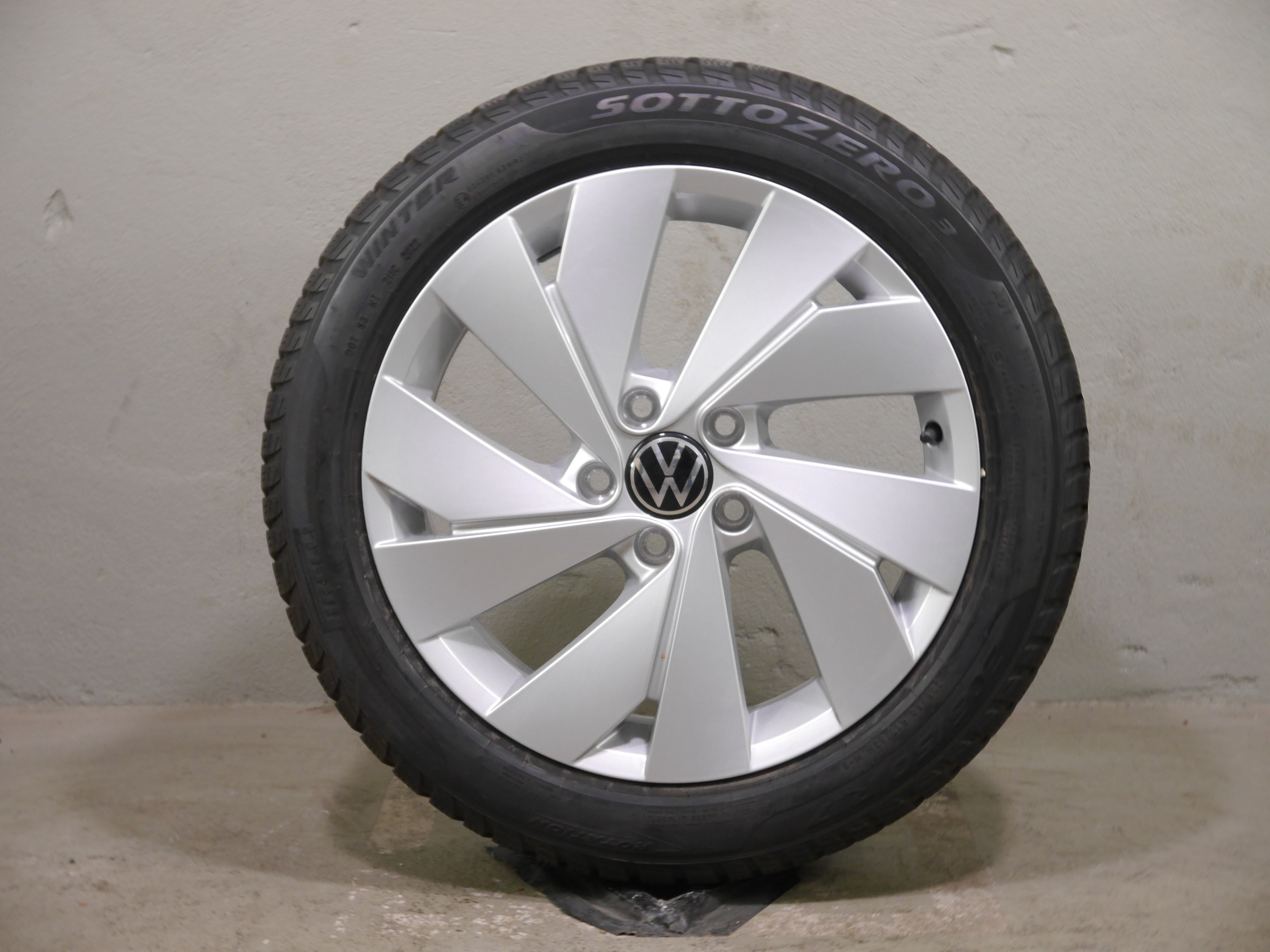 VW Golf Aluradsatz – Winter 205/50 R17 93H – 5H0601025B