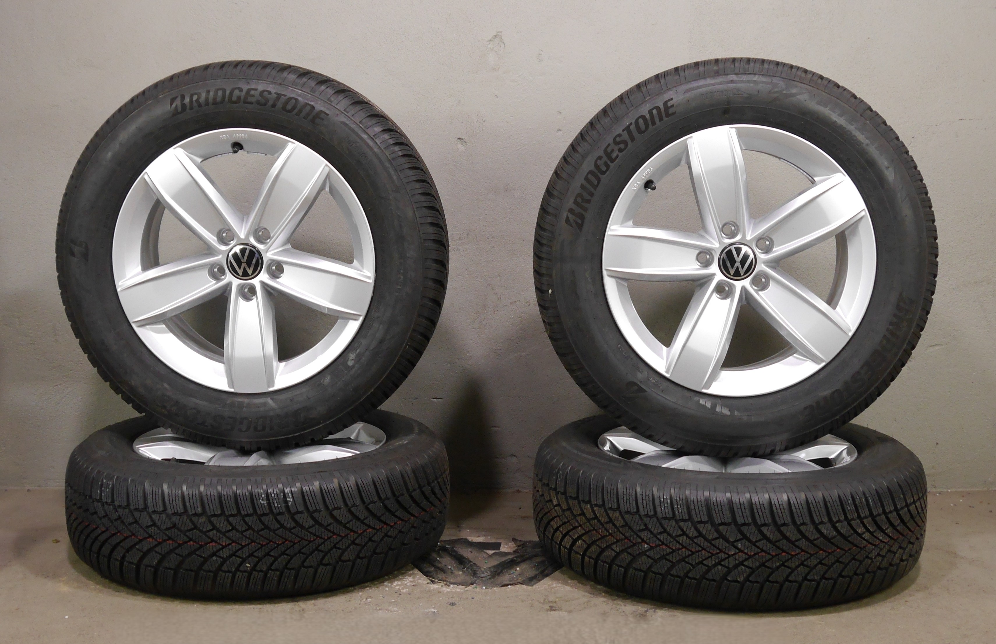 VW Tiguan Aluradsatz – Winter 215/65 R17 99H – 5NA071497A