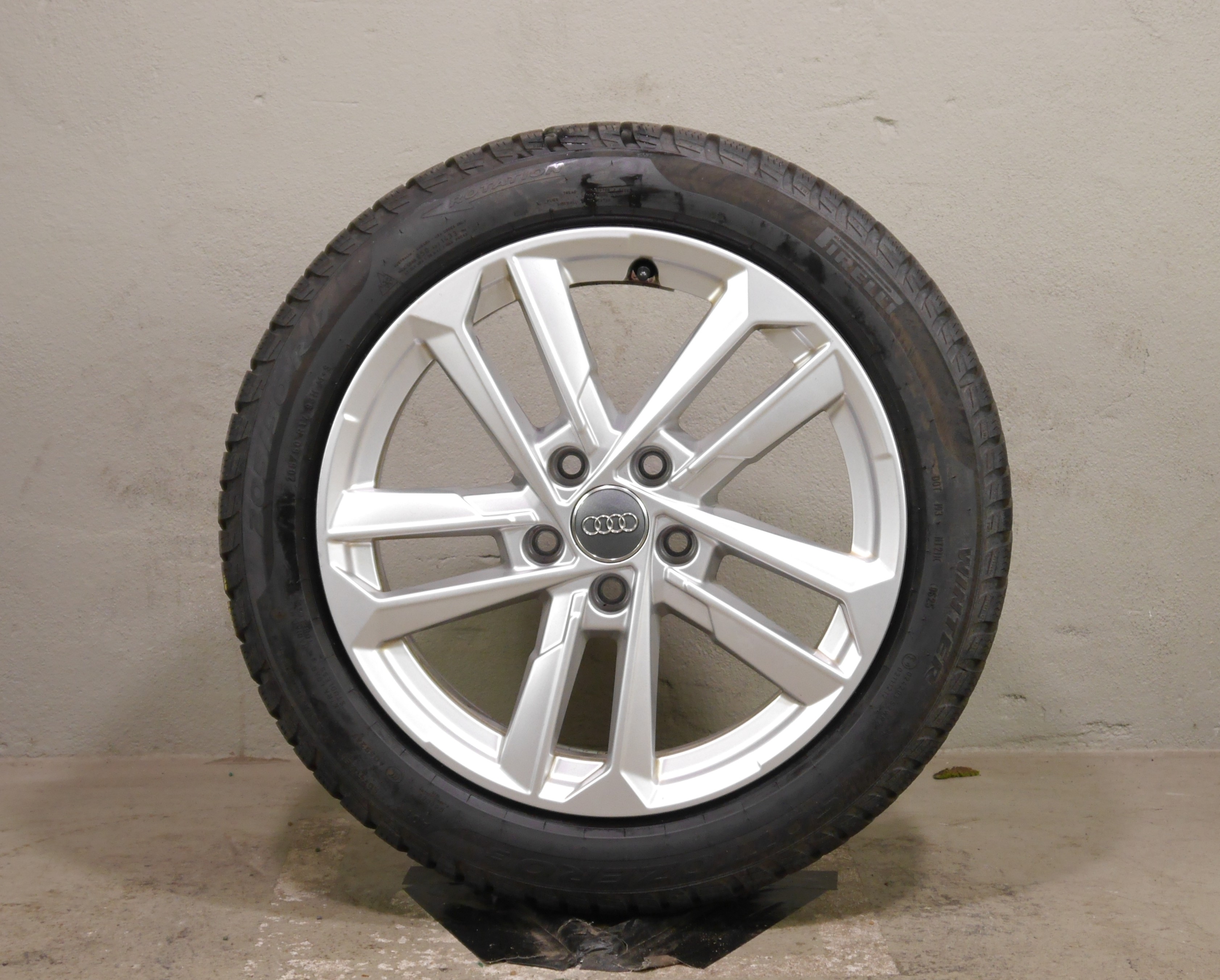 Audi A3 Sportback Aluradsatz – Winter 205/50 R17 93H (AO1) – 8Y0601025L