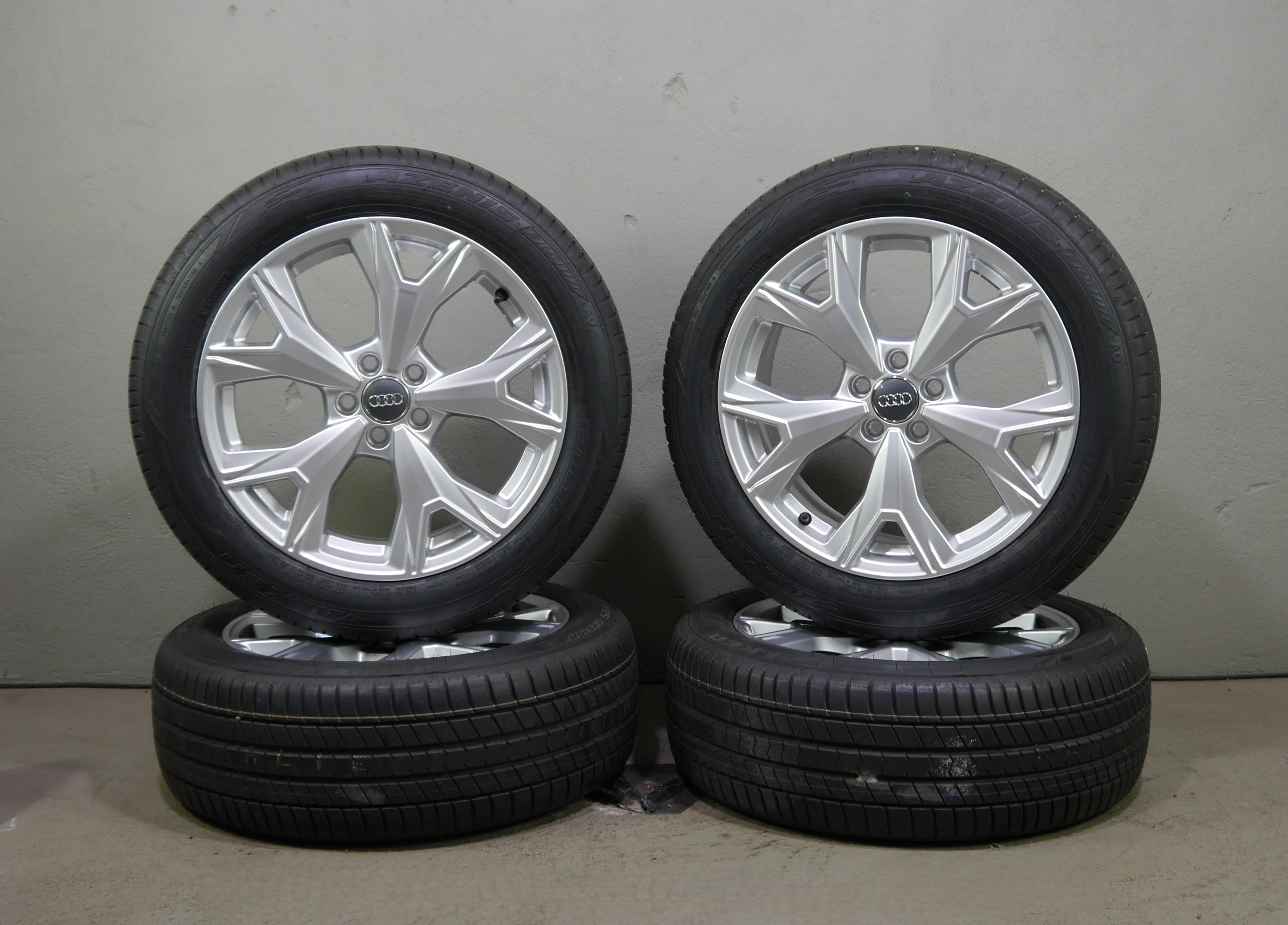 Audi A1 Aluradsatz – Sommer 205/55 R17 95V(AO) – 82A601025S