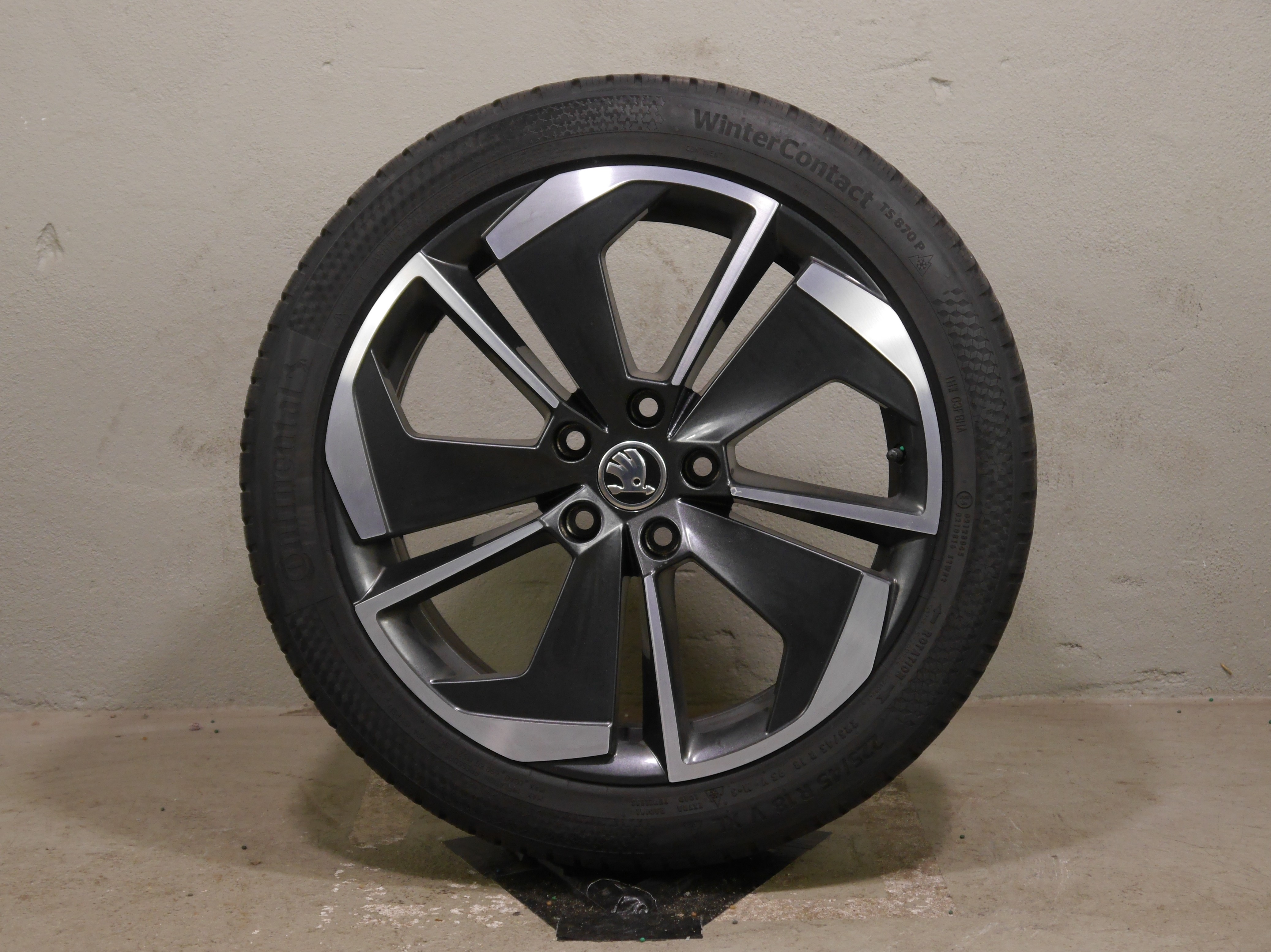 ŠKODA Octavia 5E Aluradsatz – Winter 225/45 R18 95V – 5E3601025AP