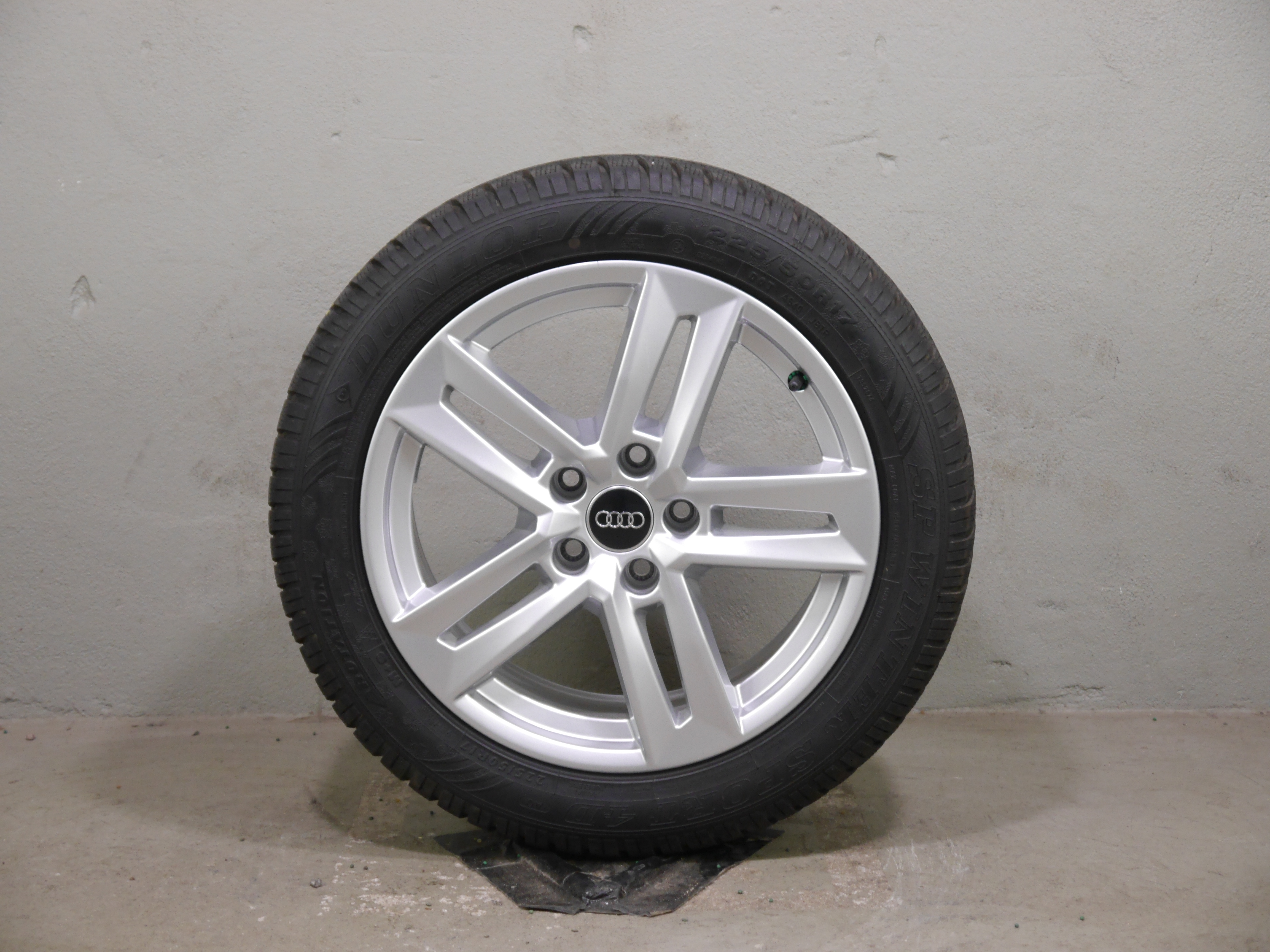 Audi A4 Avant Aluradsatz – Winter 225/50 R17 98H (AO) – 8W0601025P
