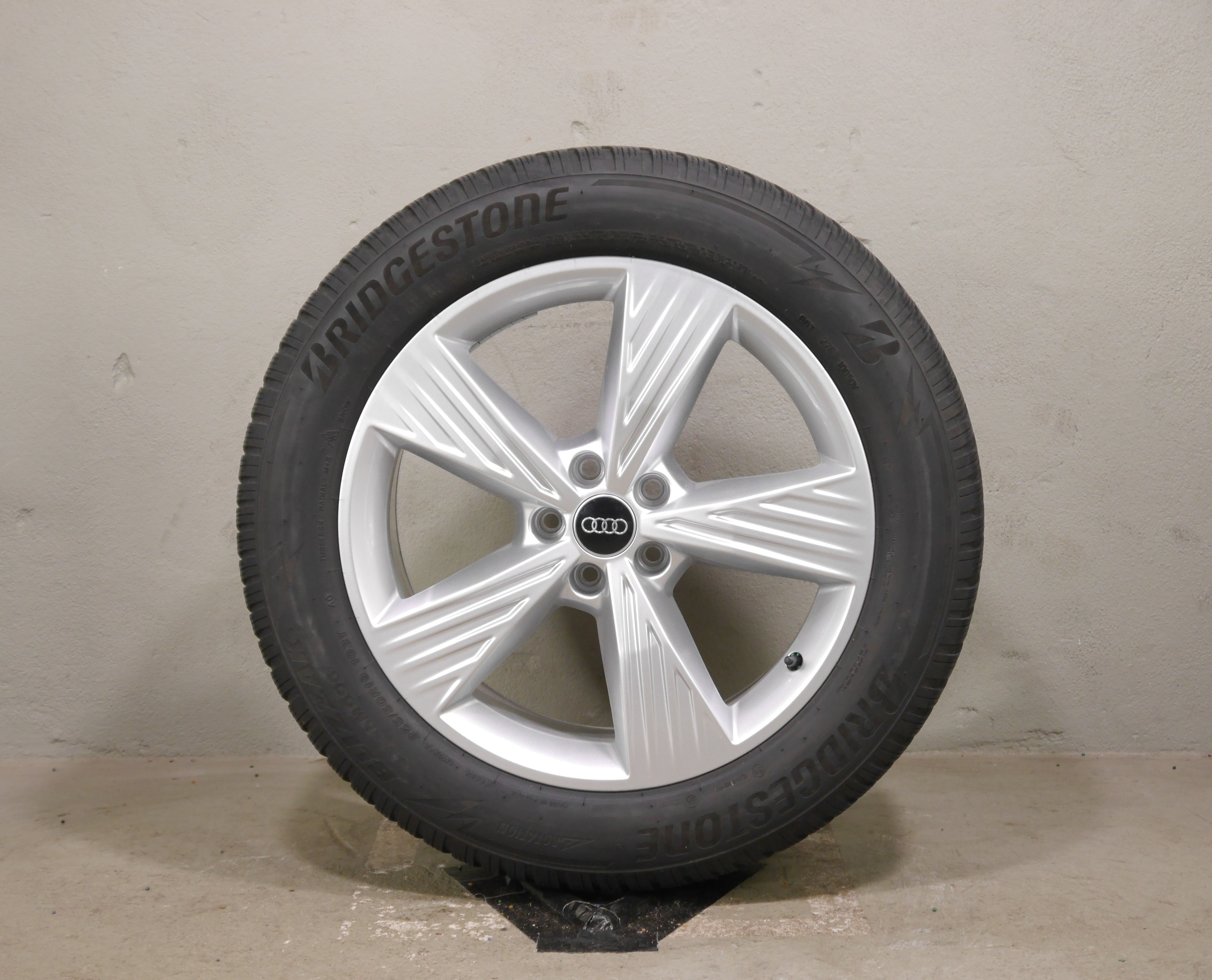 Audi Q4 e-tron Aluradsatz – Winter 235/55 R19 101T, 255/50 R19 103T (AO) 89A601025B