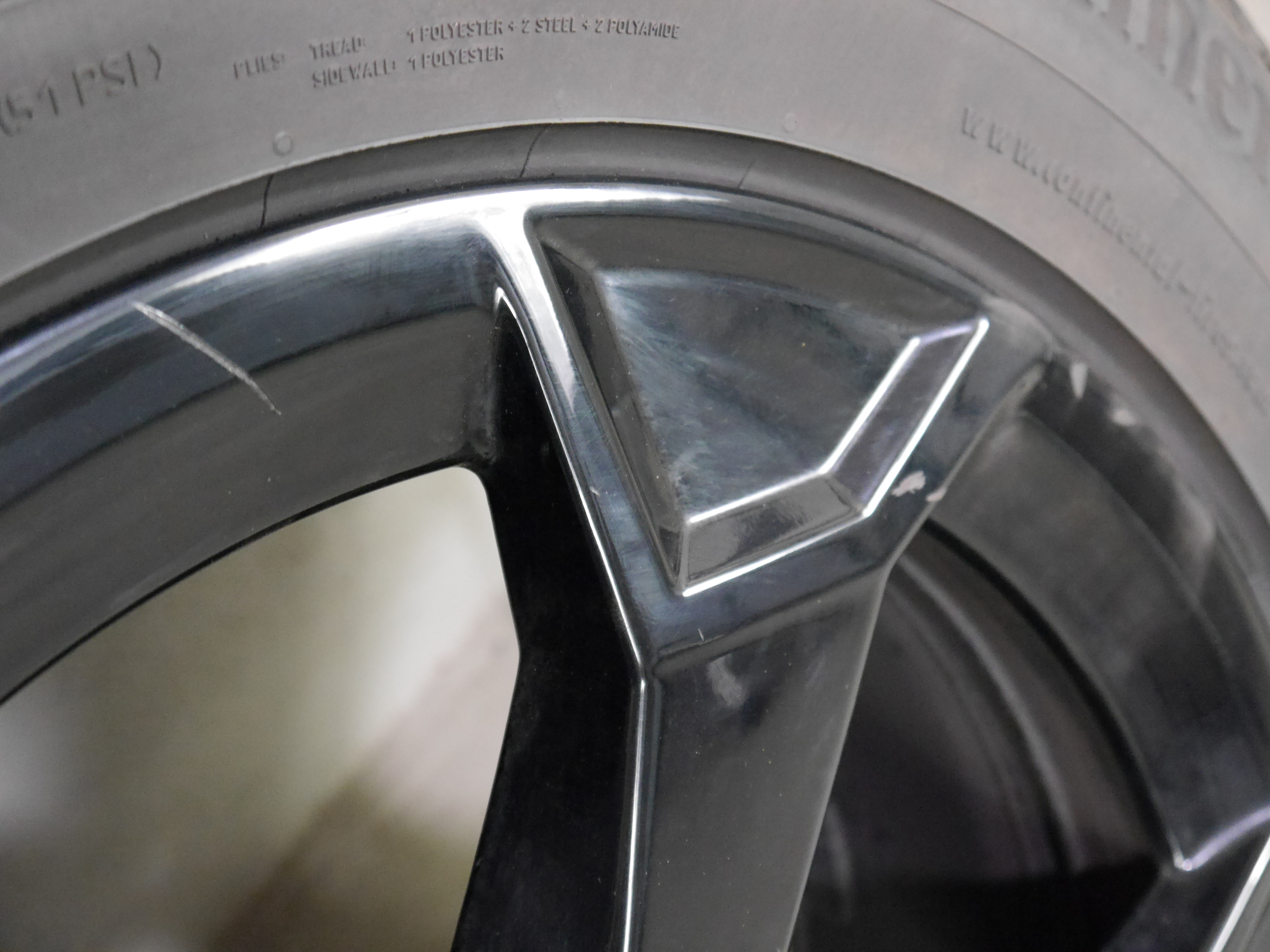 Audi Q3 (F3) Aluradsatz – Winter 215/65 R17 99H (AO) – 83A601025AM