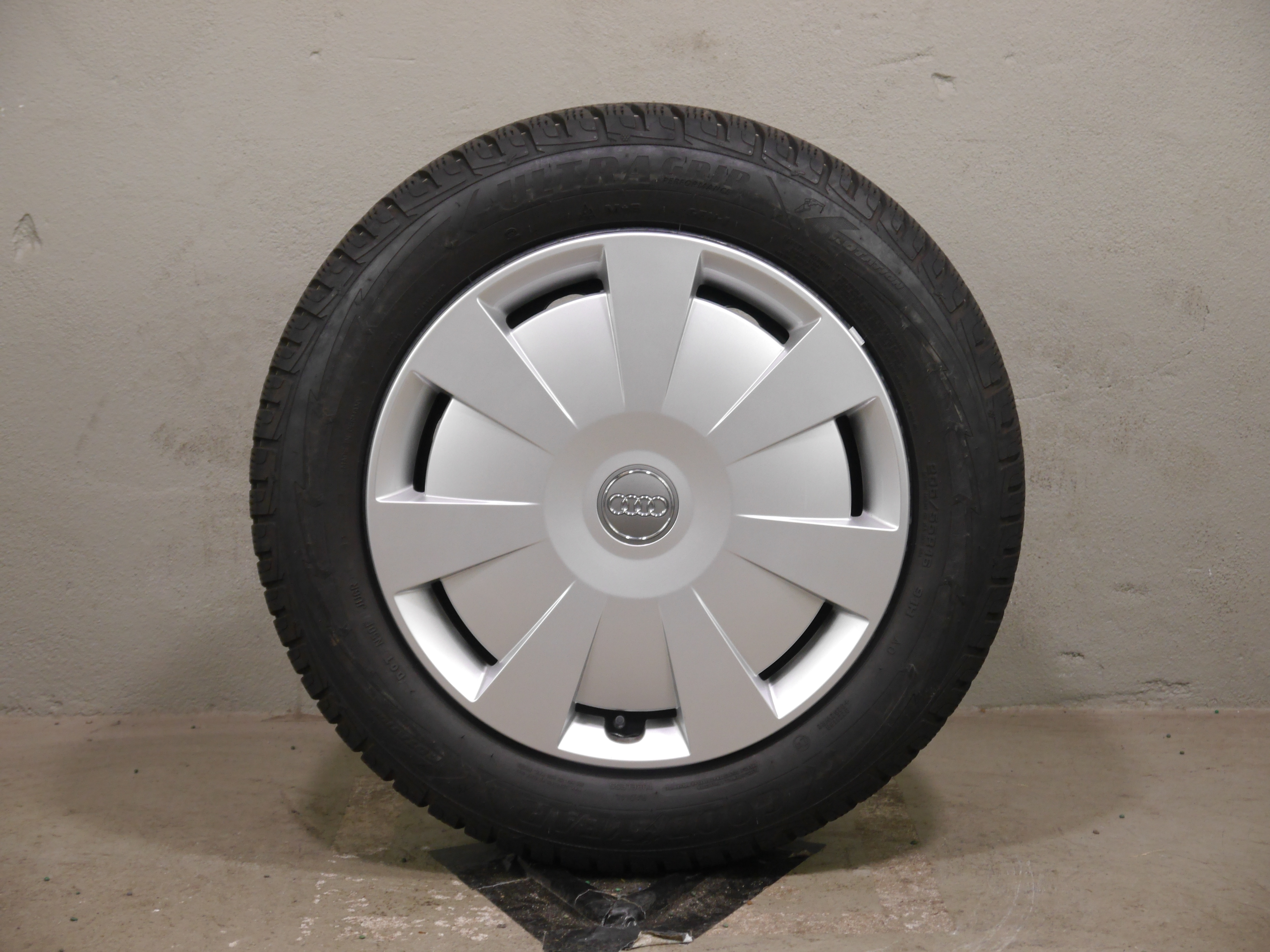 Audi A3 Sportback Stahlradsatz – Winter 205/55 R16 91H (AO) – 8V0601027A