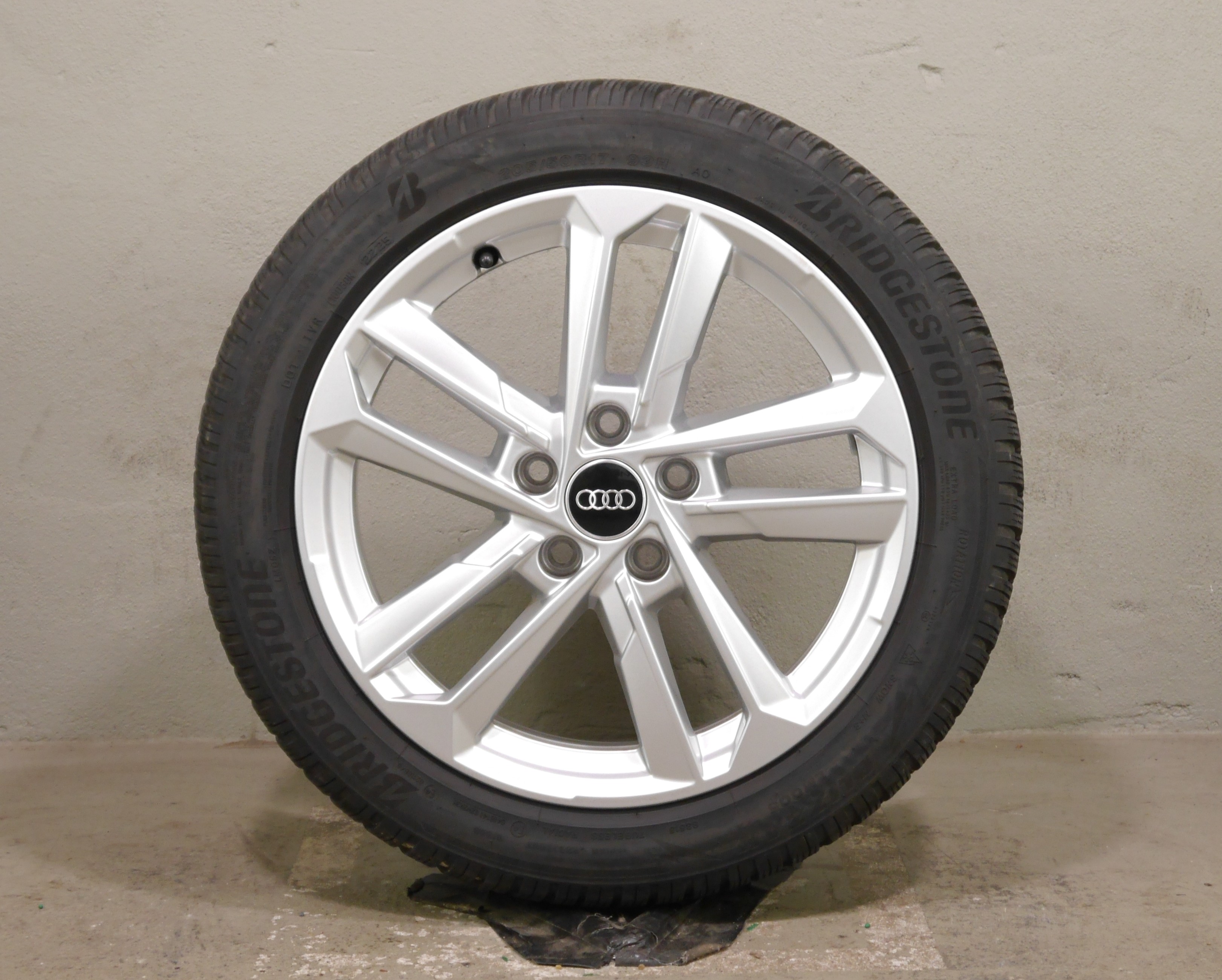 Audi A3 Sportback (8Y) Aluradsatz – Winter 205/50 R17 93H (AO1) – 8Y0601025L