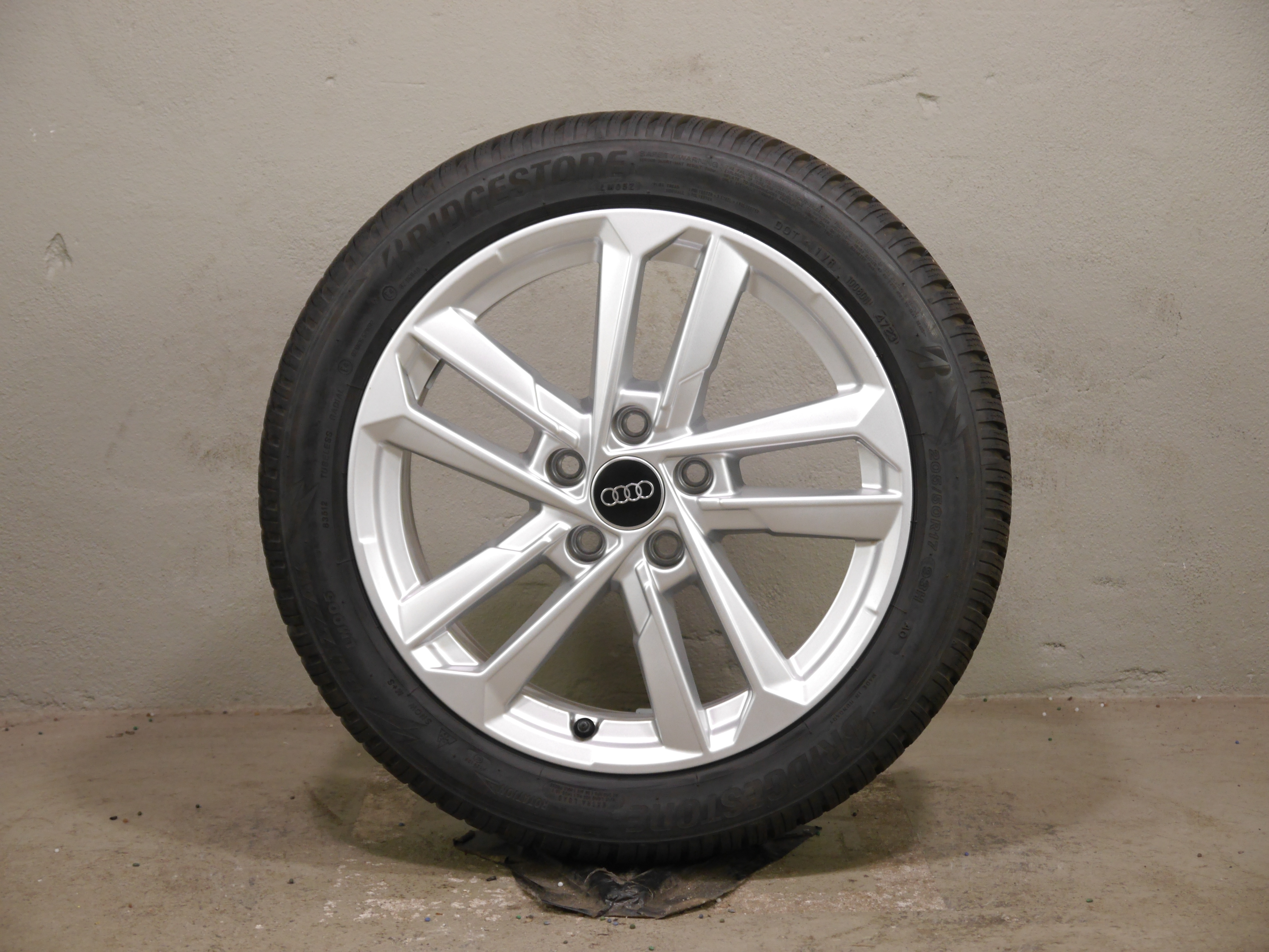 Audi A3 Sportback Aluradsatz – Winter 205/50 R17 93H (AO1) – 8Y0601025L