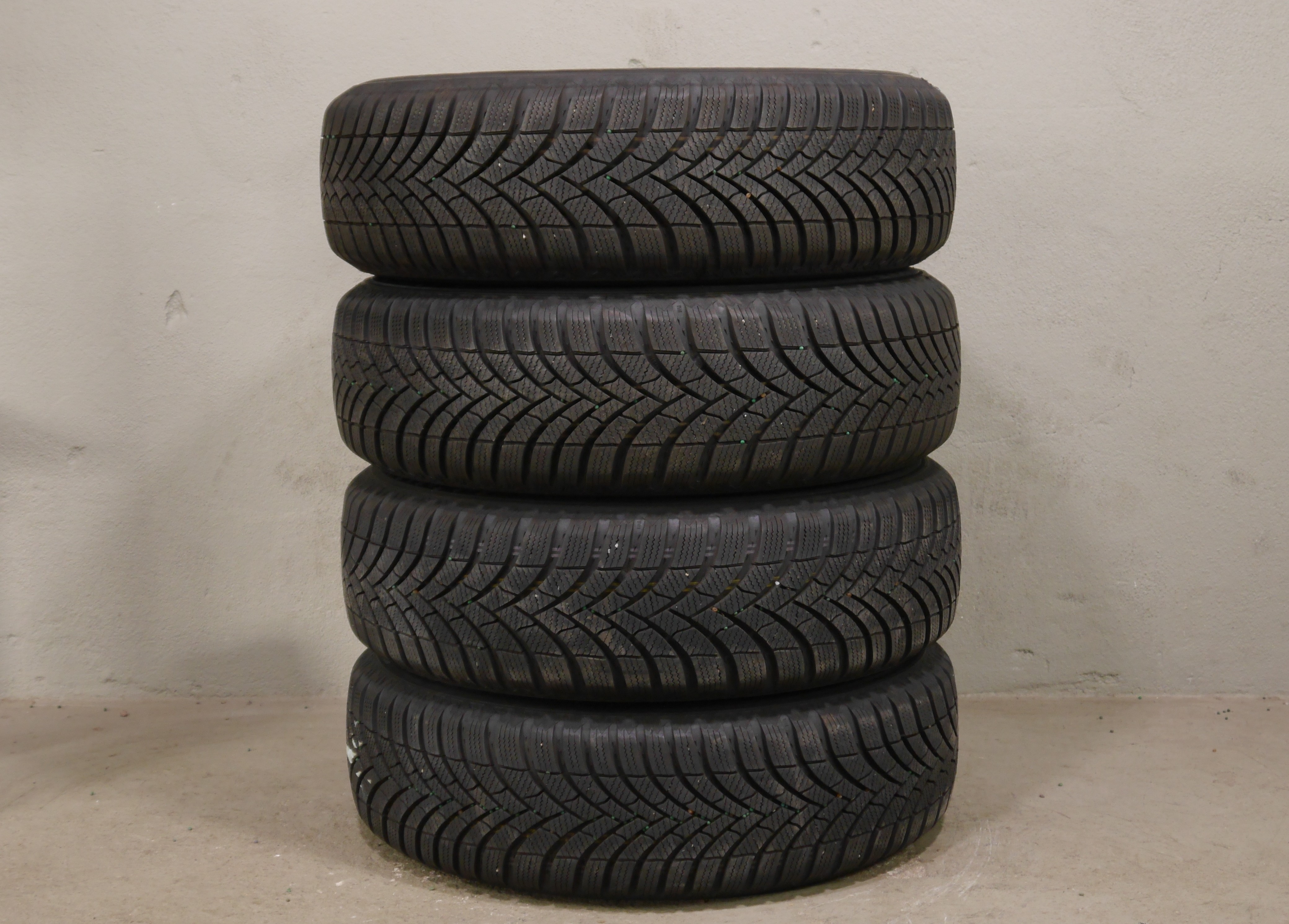 ŠKODA Fabia Stahlradsatz – Winter 185/65 R15 88T (AO) – 2Q0601027AG/AH