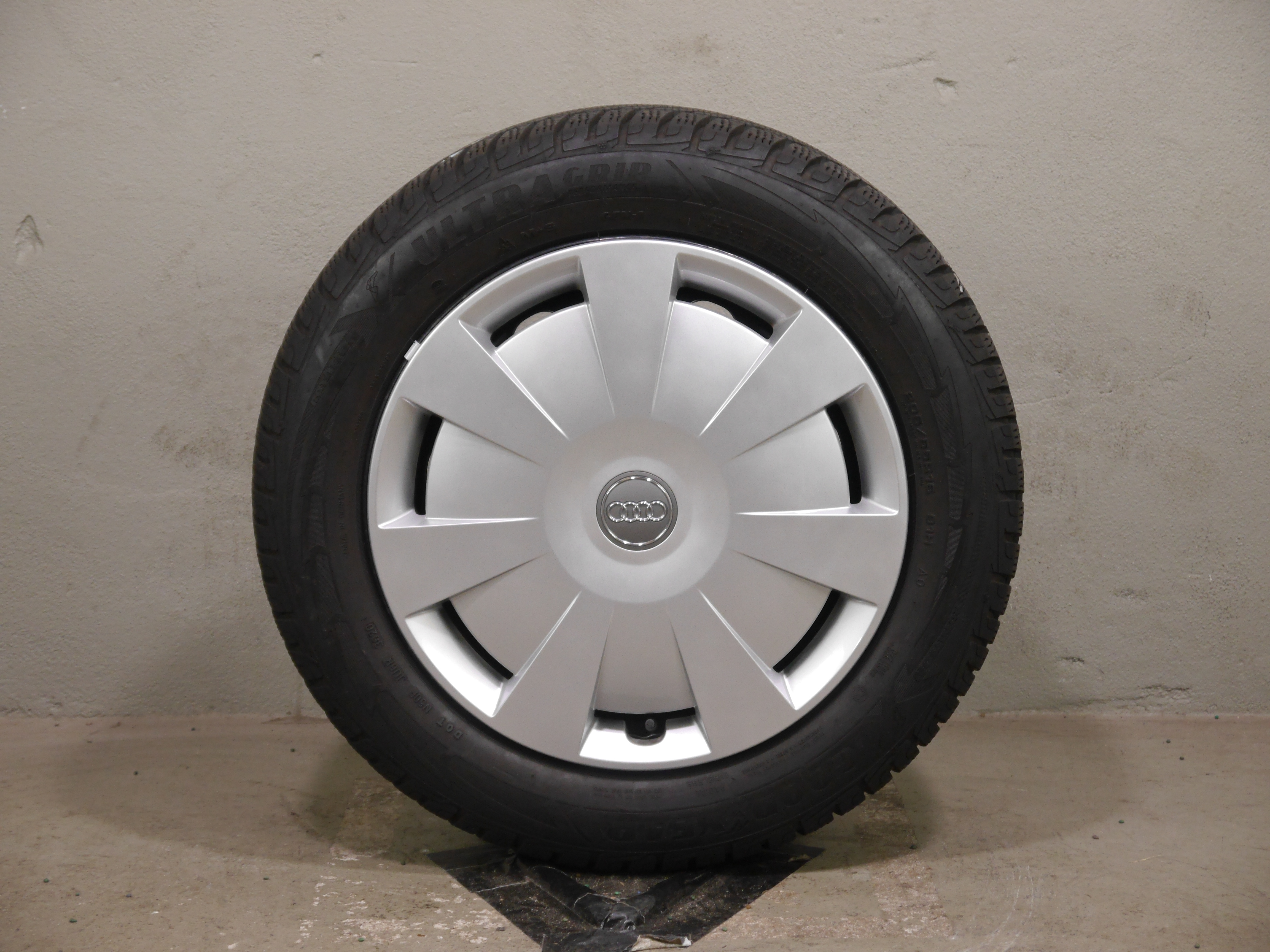 Audi A3 Sportback Stahlradsatz – Winter 205/55 R16 91H (AO) – 8V0601027A