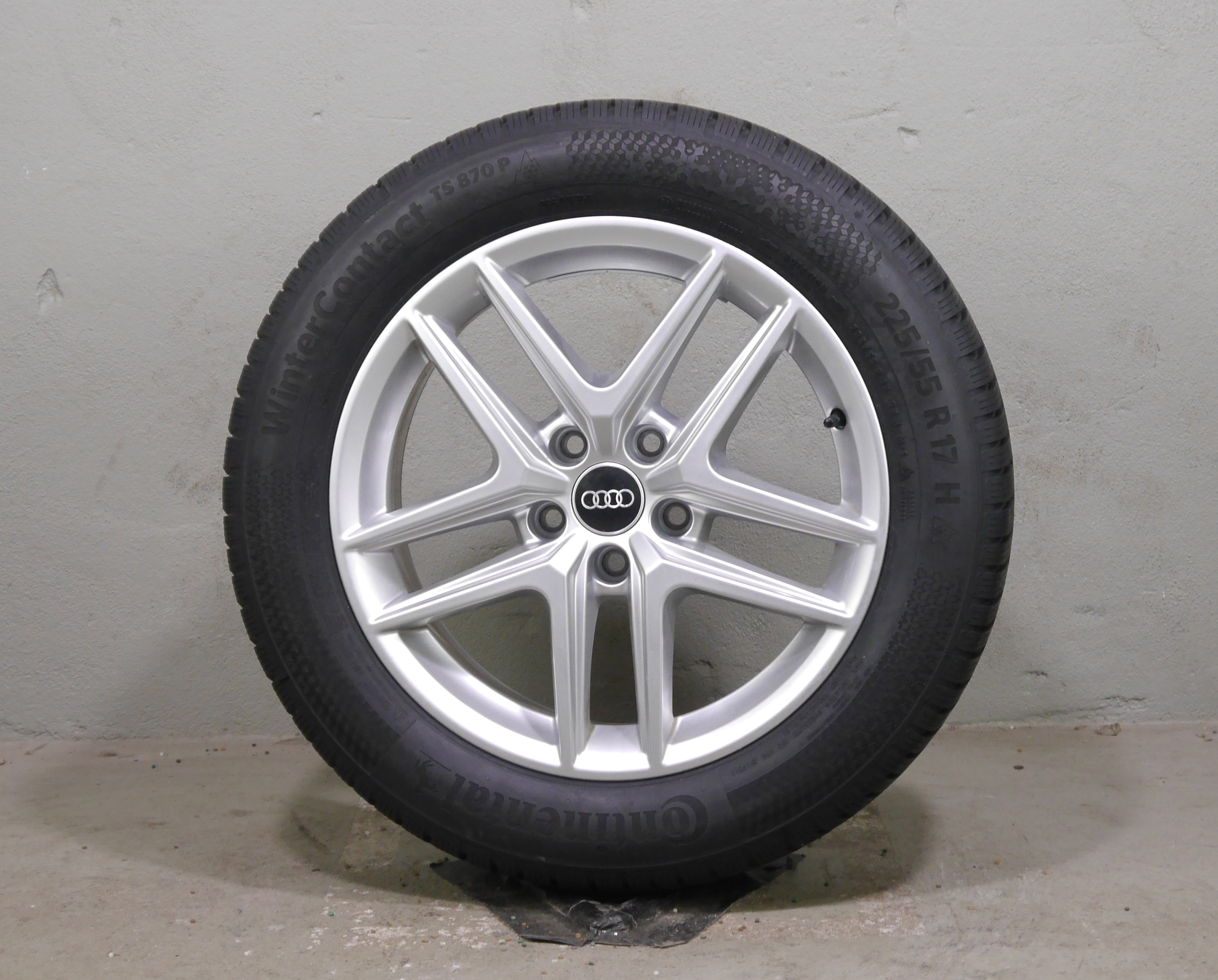 Audi A4 Allroad Aluradsatz – Winter 225/55 R17 97H – 8W9601025D