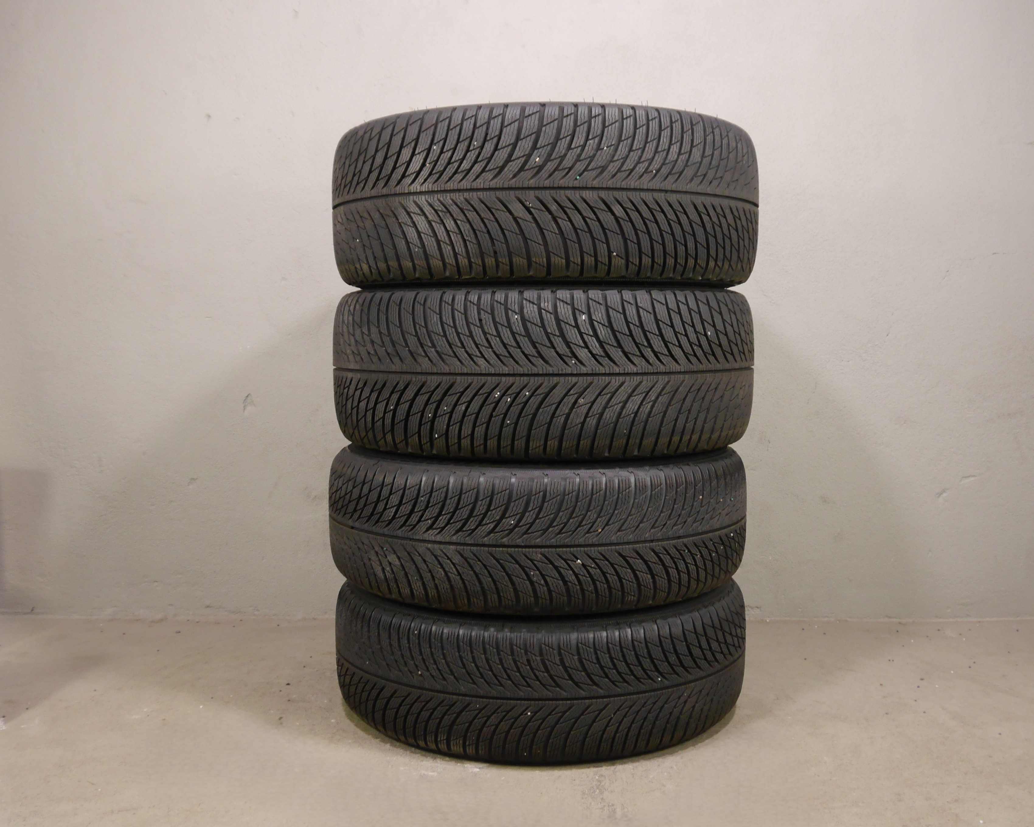 Audi A6 Sportback e-tron GH Aluradsatz – Winter 235/45 R20 100H - 265/40 R20 104H(AO) – 85E601025AR/AS