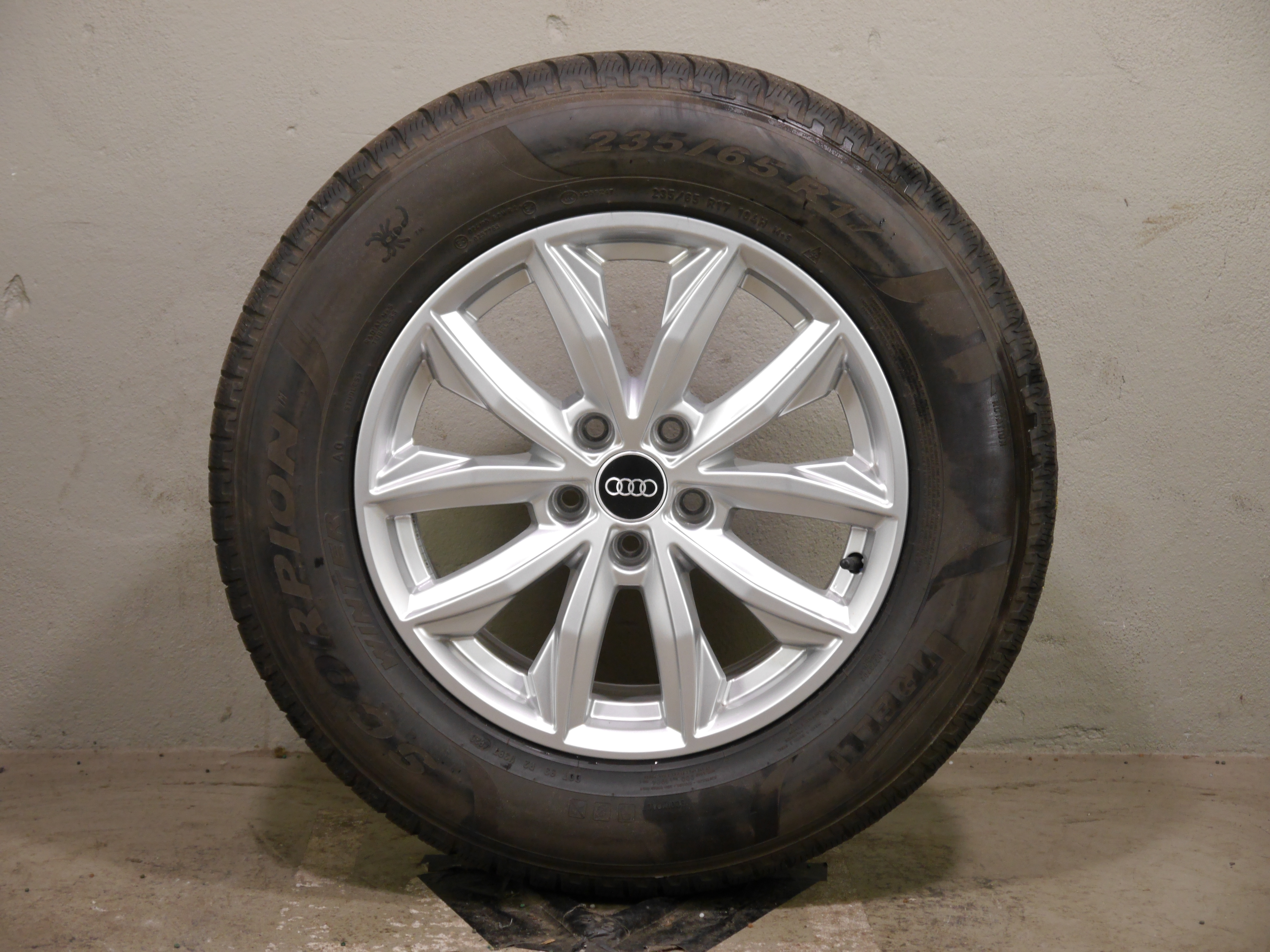 Audi Q5 (FY) Aluradsatz – Winter 235/65 R17 104H (AO) – 80A601025J