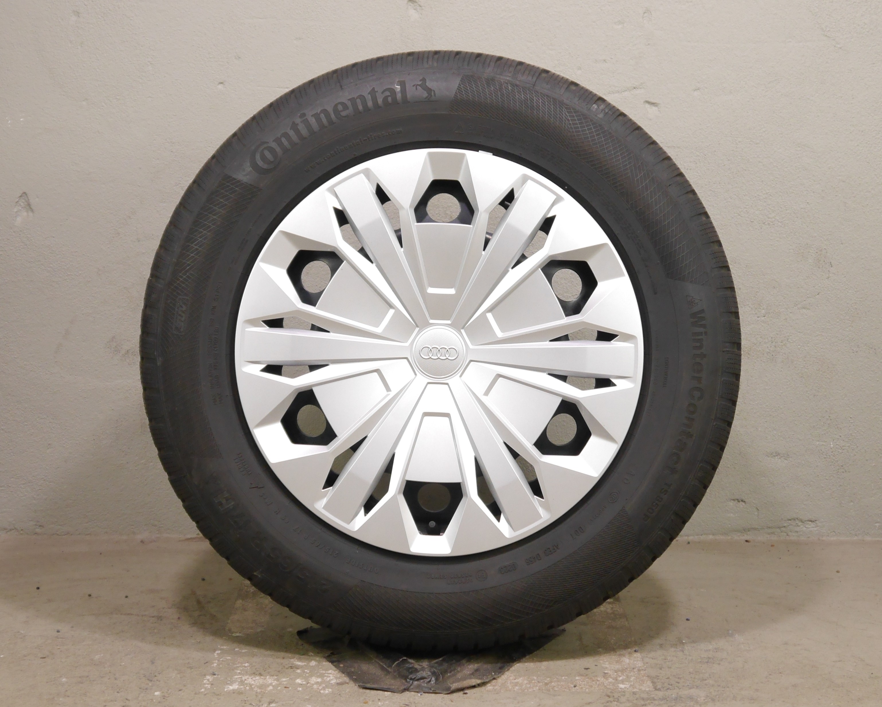 Audi Q3 (F3) Stahlradsatz – Winter 215/65 R17 99H – 5QF601027J/K