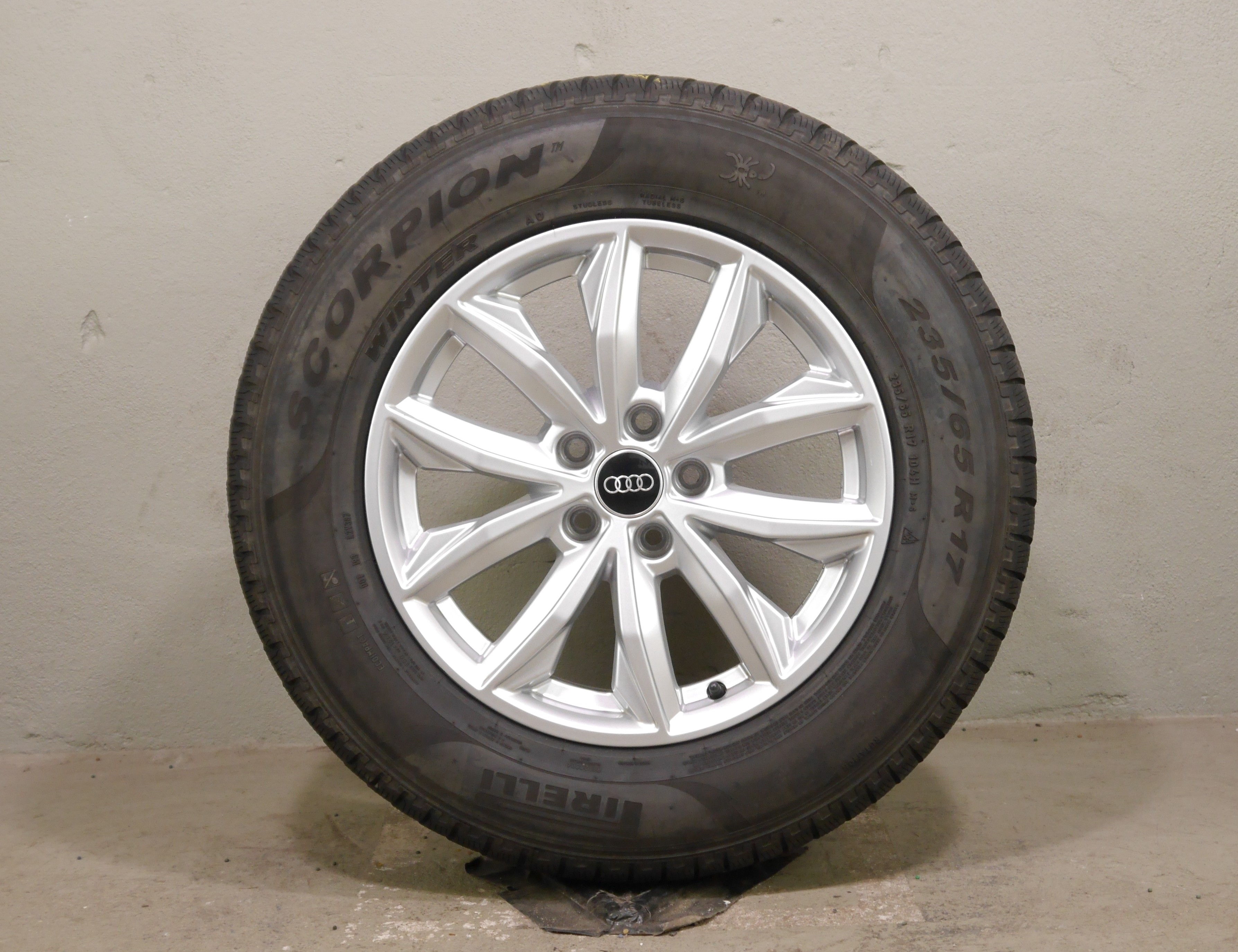 Audi Q5 (FY) Sportback Aluradsatz  – Winter 235/65 R17 104H (AO) – 80A601025J
