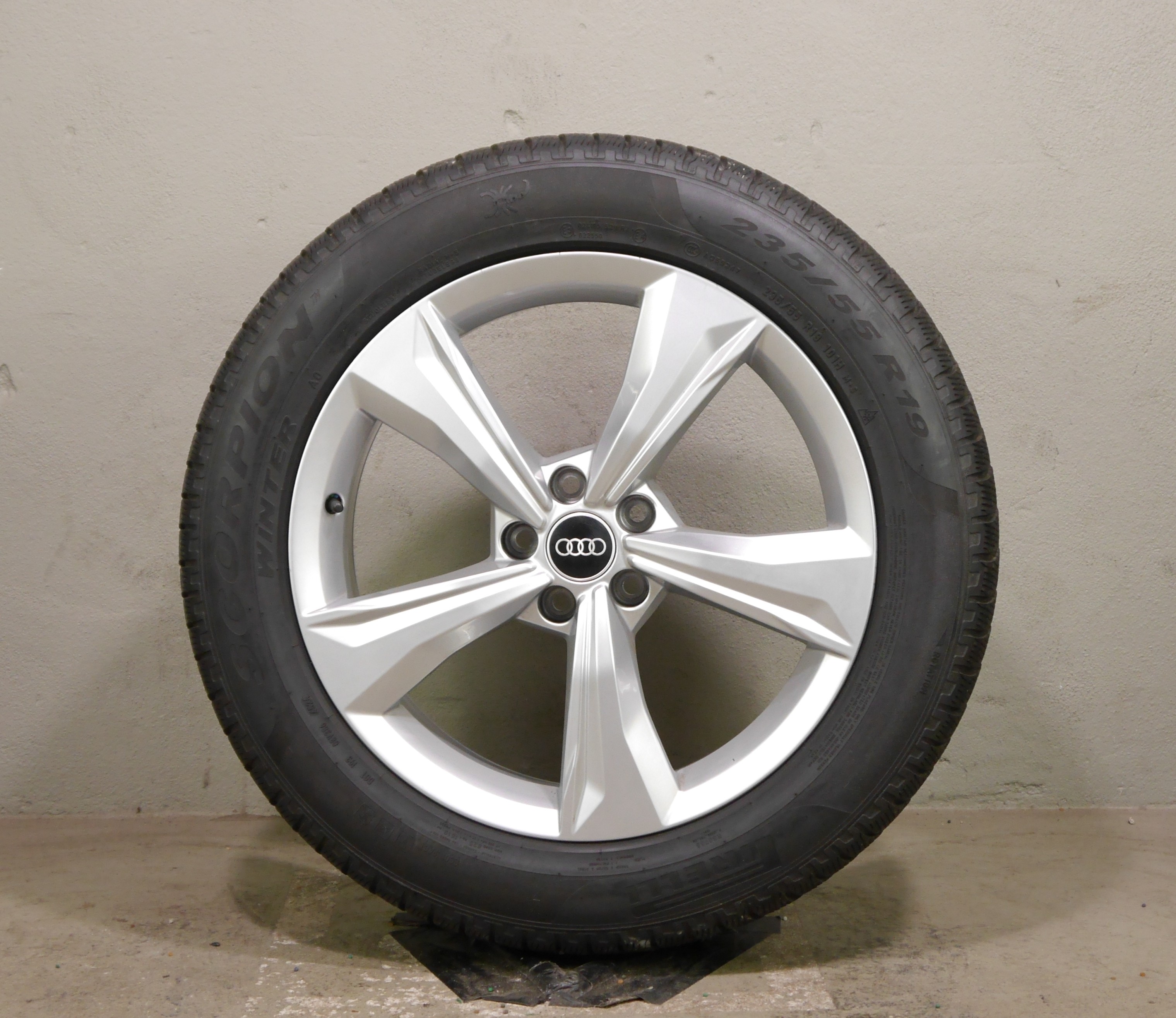 Audi Q5 Sportback (FY) Aluradsatz – Winter 235/55 R19 101H (AO) – 80A601025K