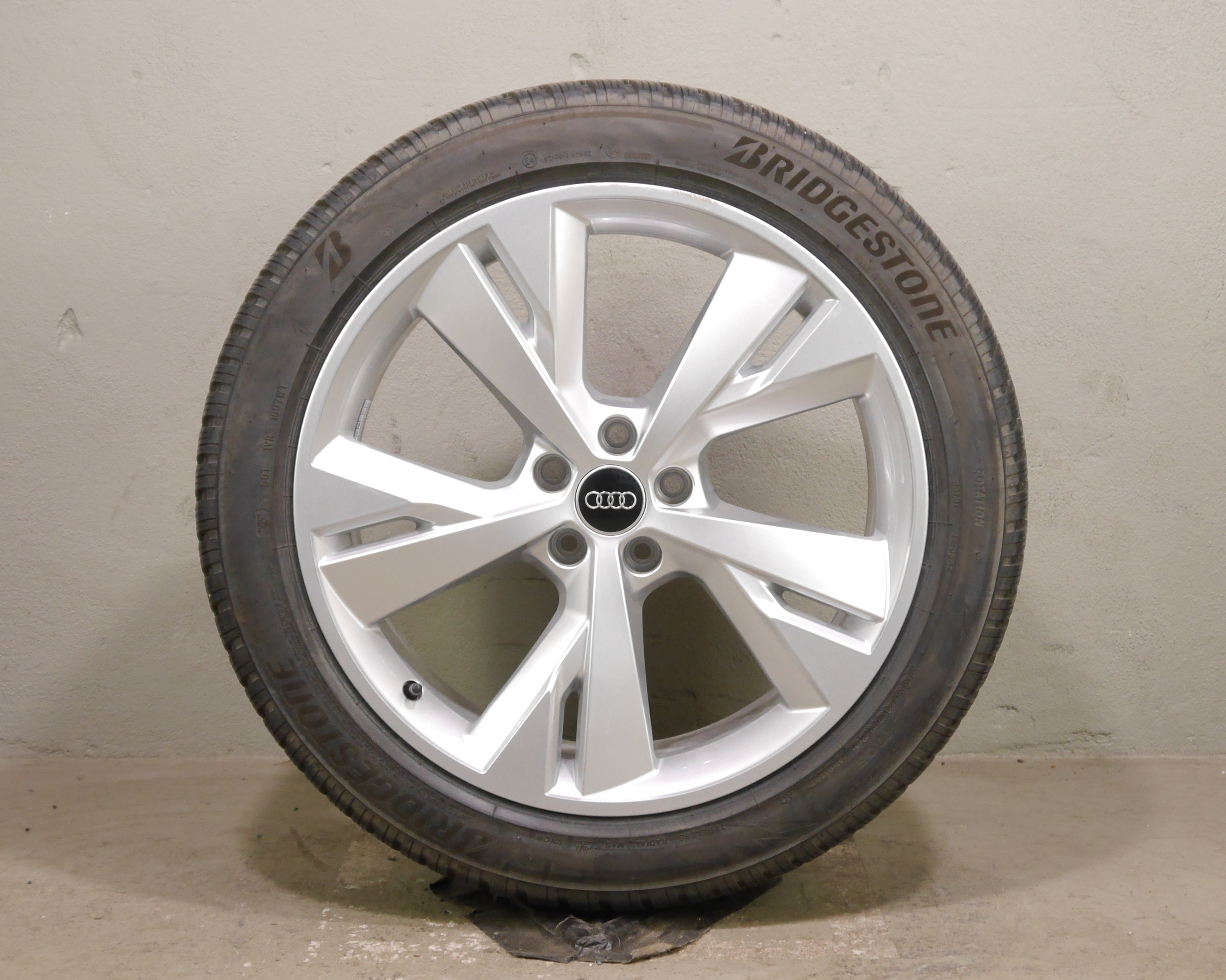 Audi Q4 Sportback e-tron (F4) Aluradsatz – Winter 235/50 R20 100T, 255/45 R20 101T 89A601025AP