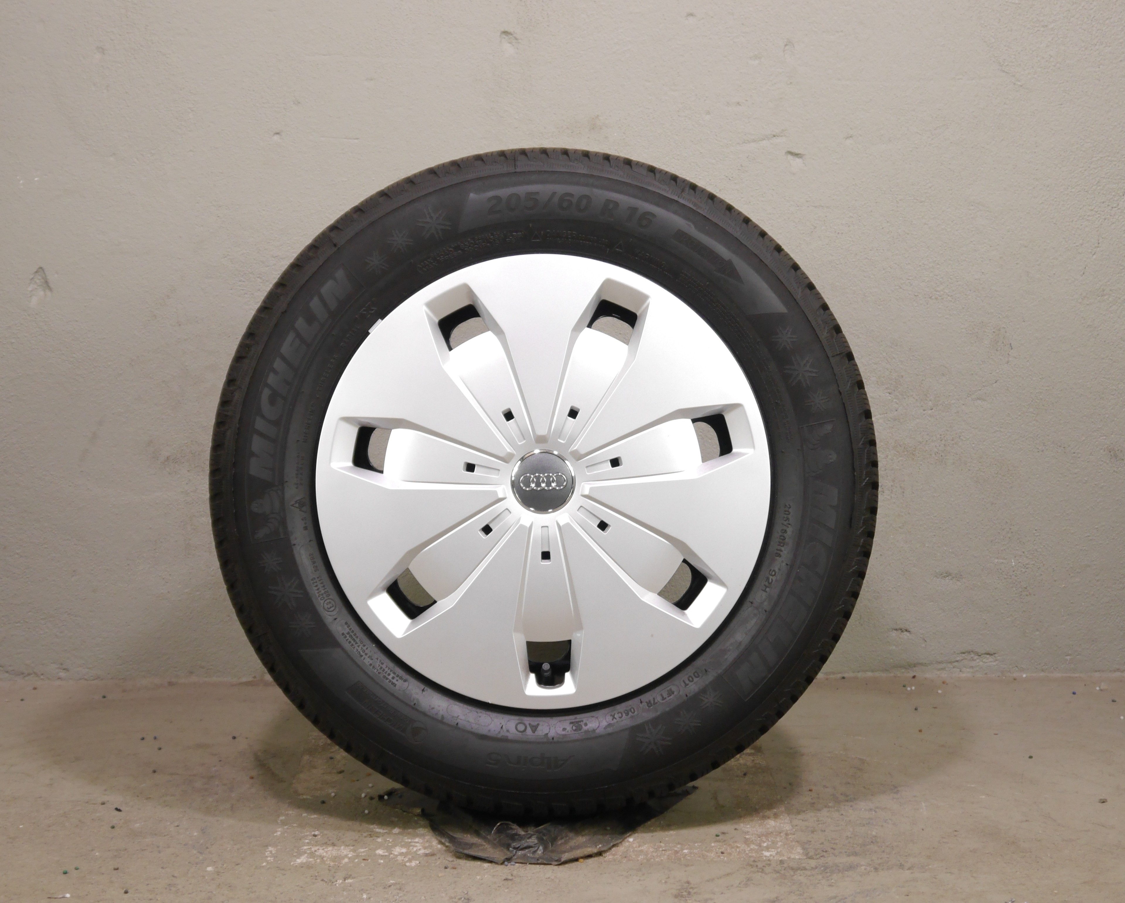 Audi Q2 Stahlradsatz – Winter 205/60 R16 92H – 5Q0601027CJ