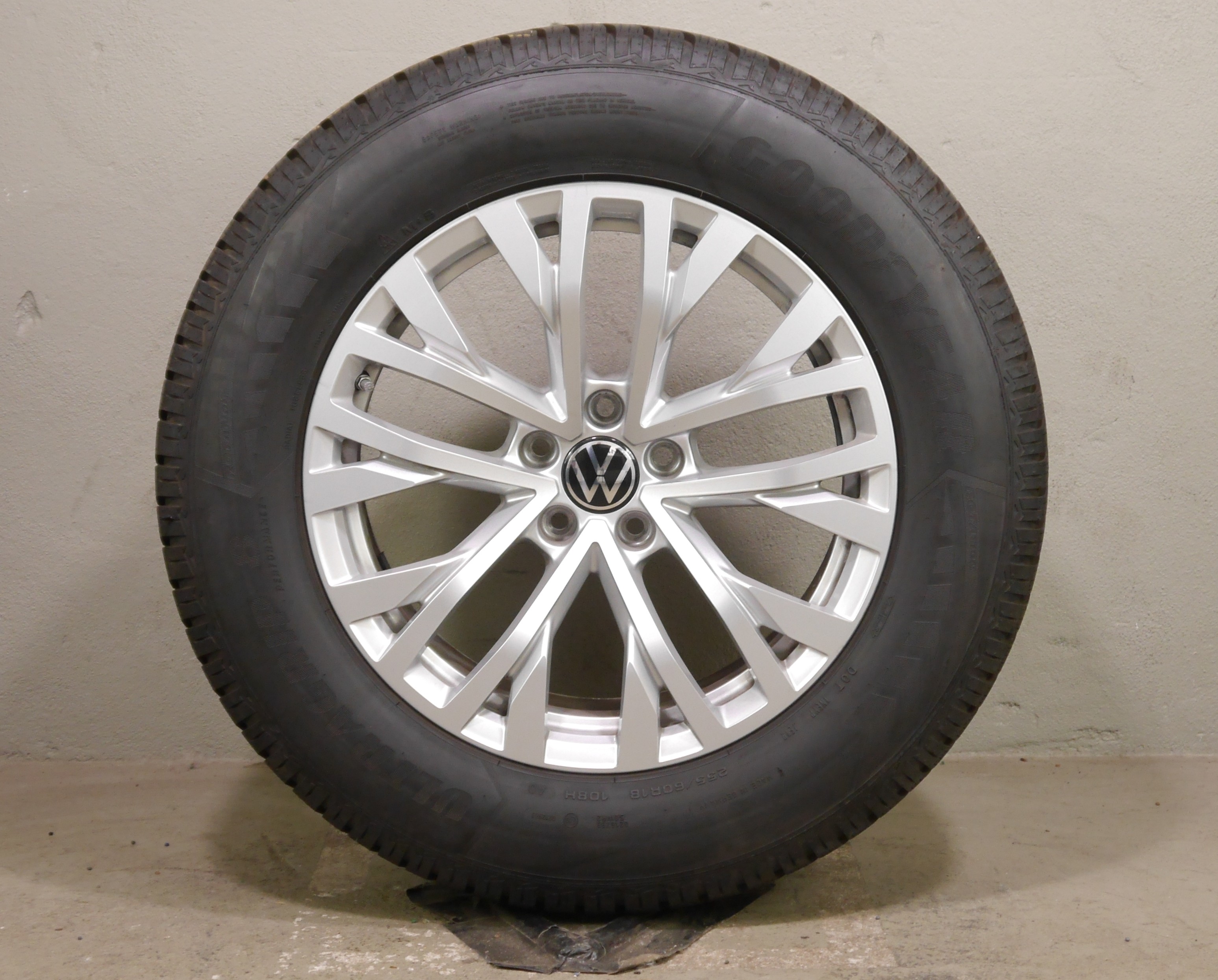 VW Touareg Aluradsatz – Winter 255/60 R18 108H – 760601025H - RDKS