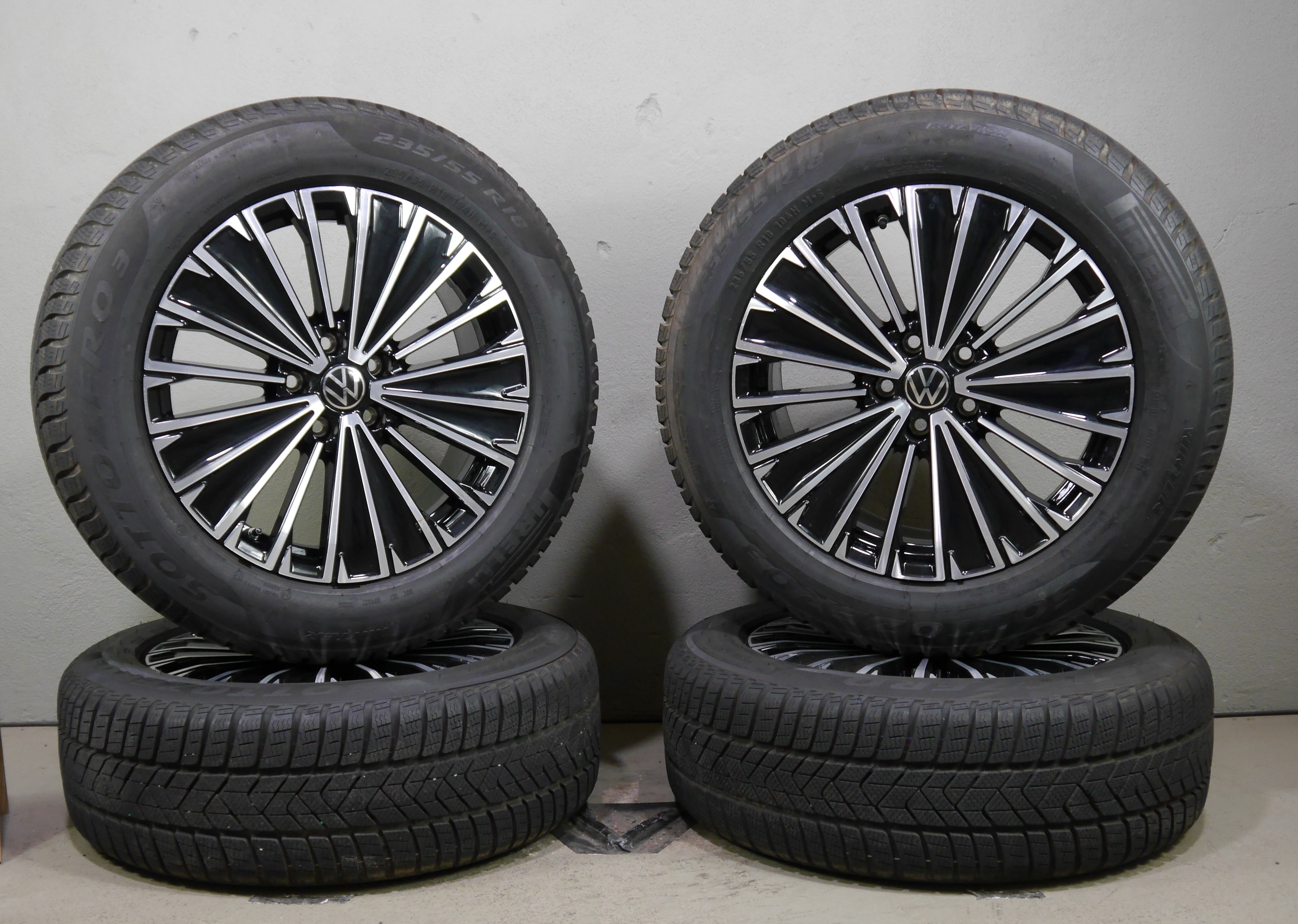 VW Tiguan Aluradsatz – Winter 235/55 R18 104H – 571601025K RDKS