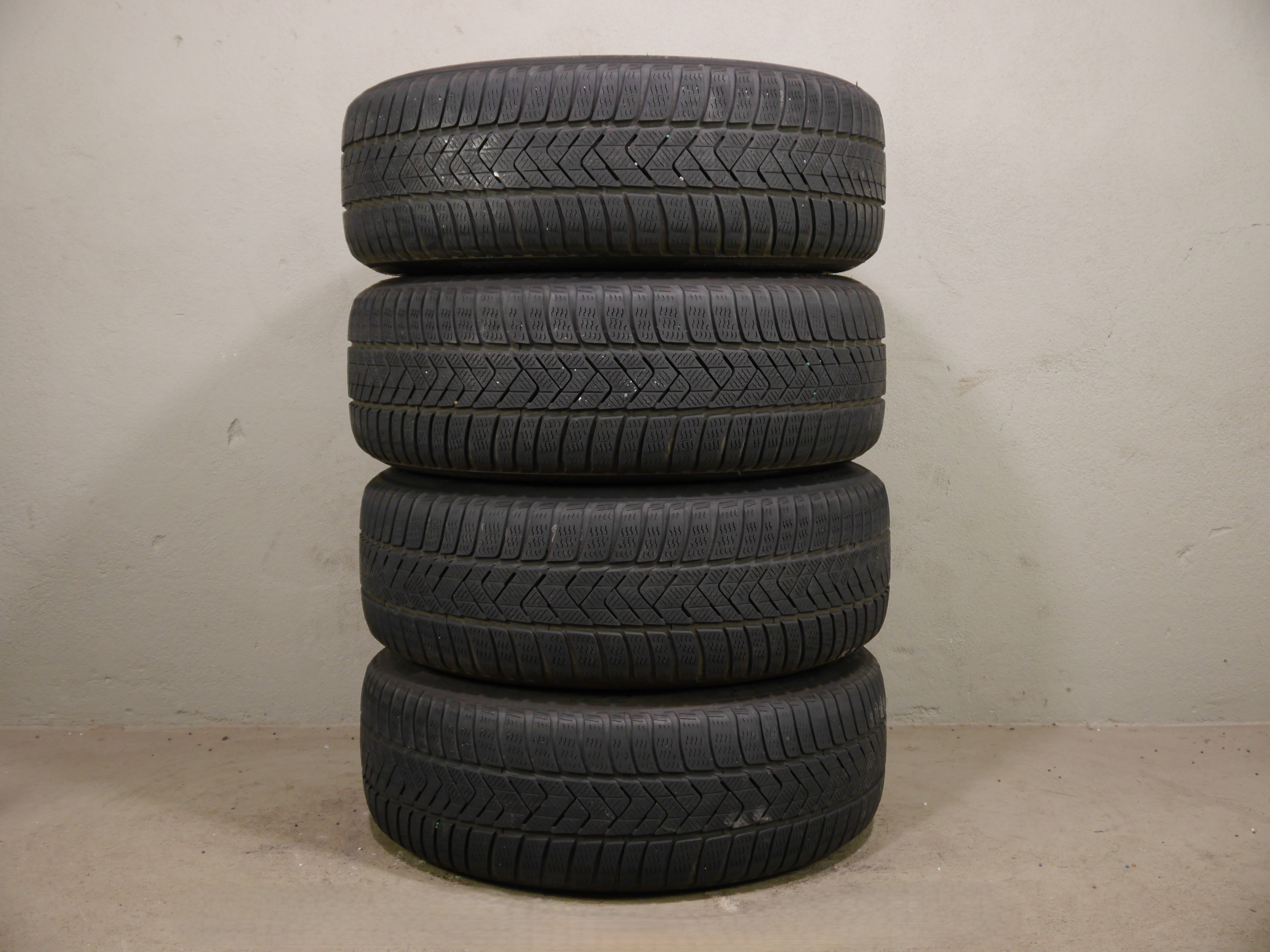 Audi A6 Avant Aluradsatz – Winter 225/55 R18 102V (AO) – 4K0601025DS