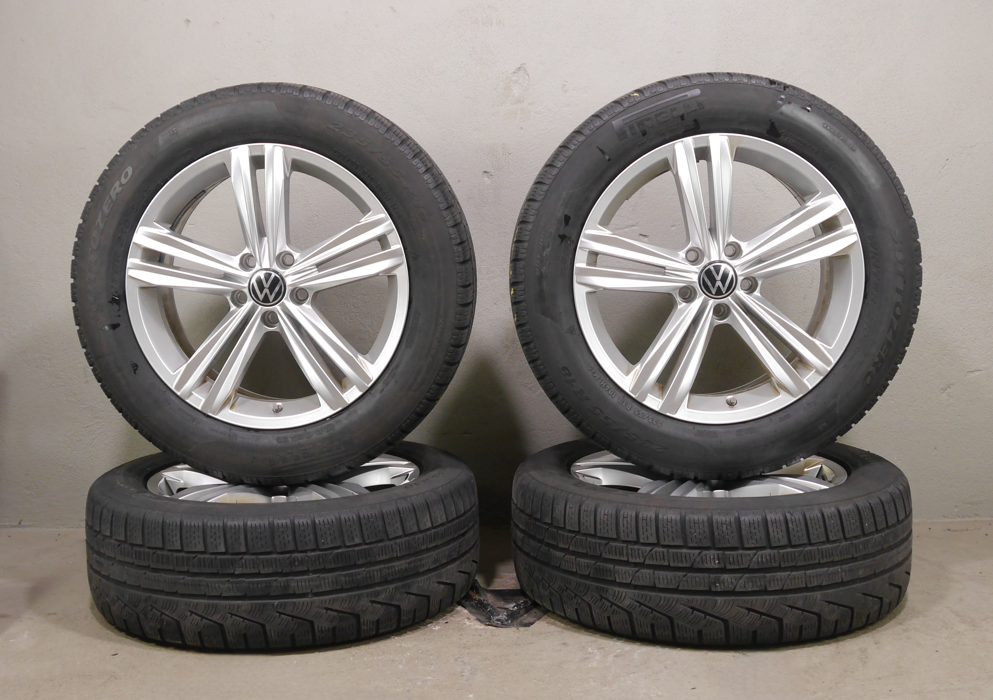 VW Tiguan AD Aluradsatz – Winter 235/55 R18 104H – 5NA601025M