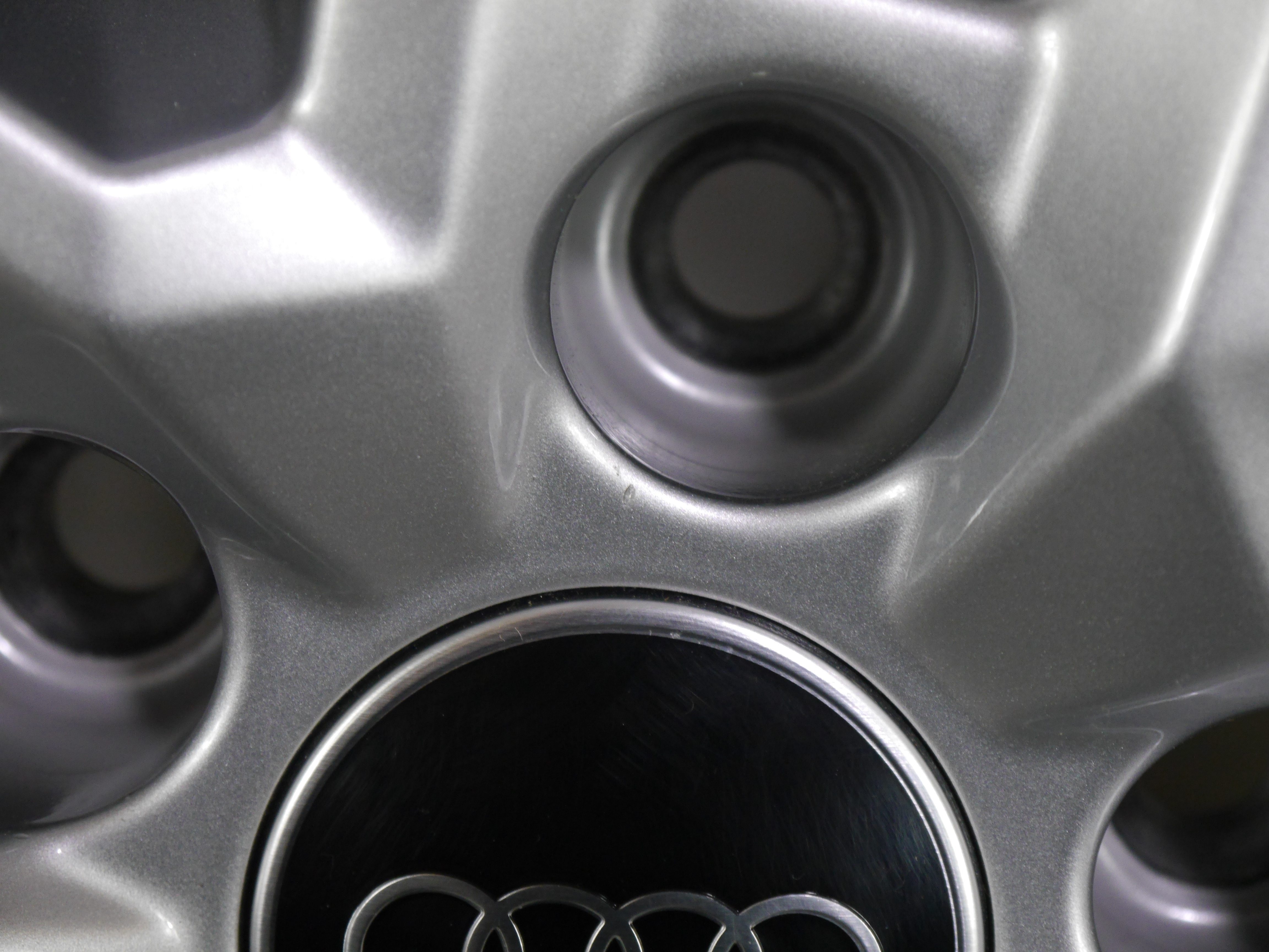 Audi A4 Avant Aluradsatz – Winter 225/50 R17 98H (AO) – 8W0601025P