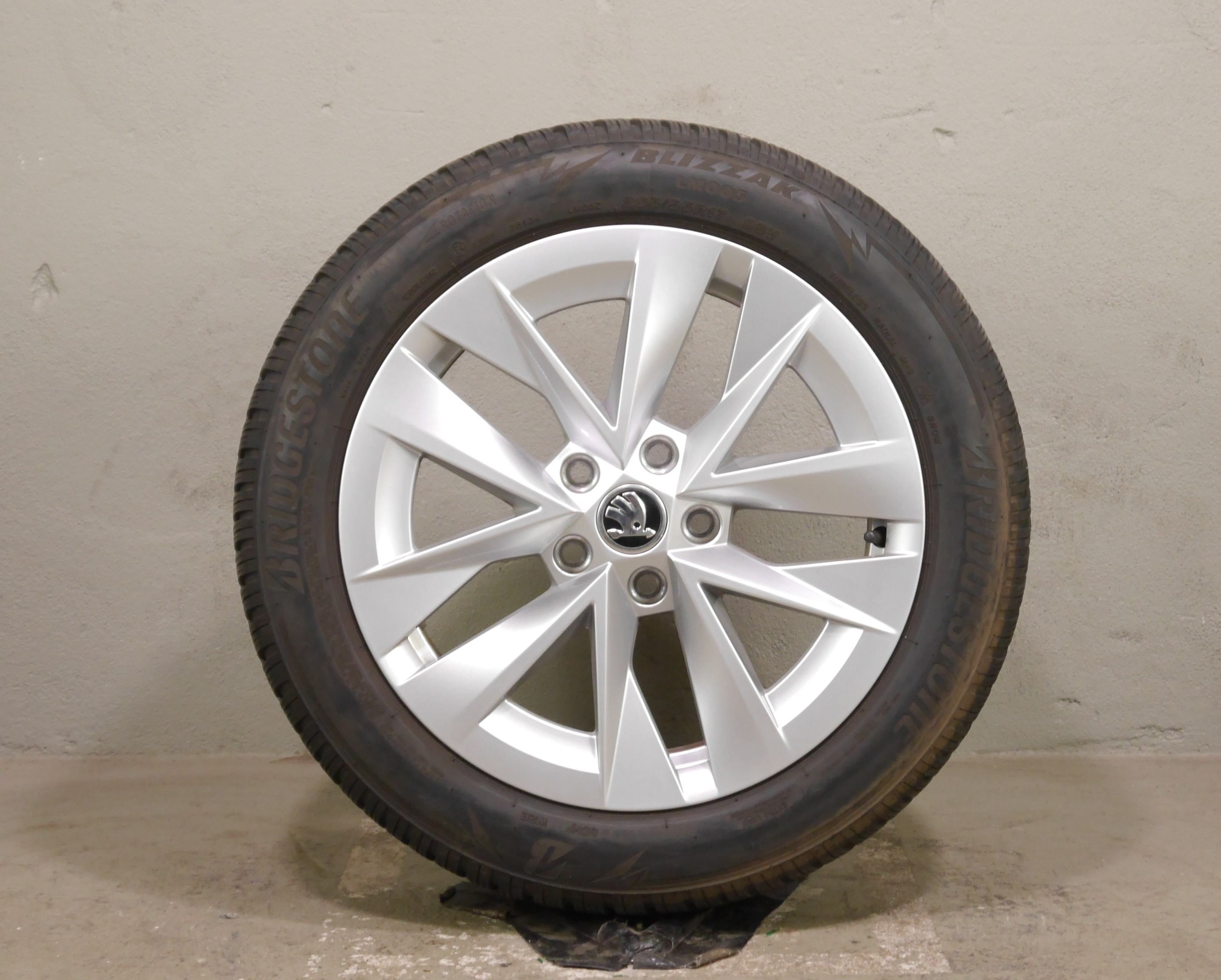 ŠKODA Octavia (NX) Aluradsatz – Winter 205/55R17 95V – 5E3601025
