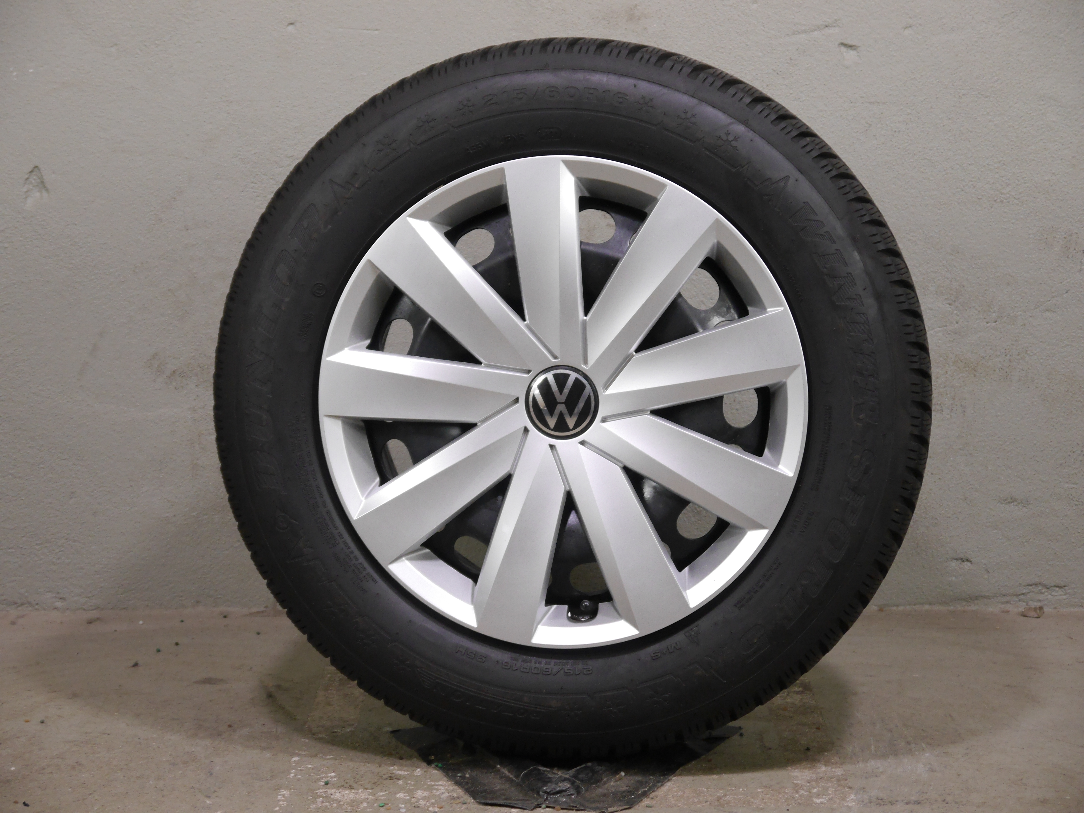 VW Passat  Stahlradsatz – Winter 215/60 R16 95H – 3Q0601027C