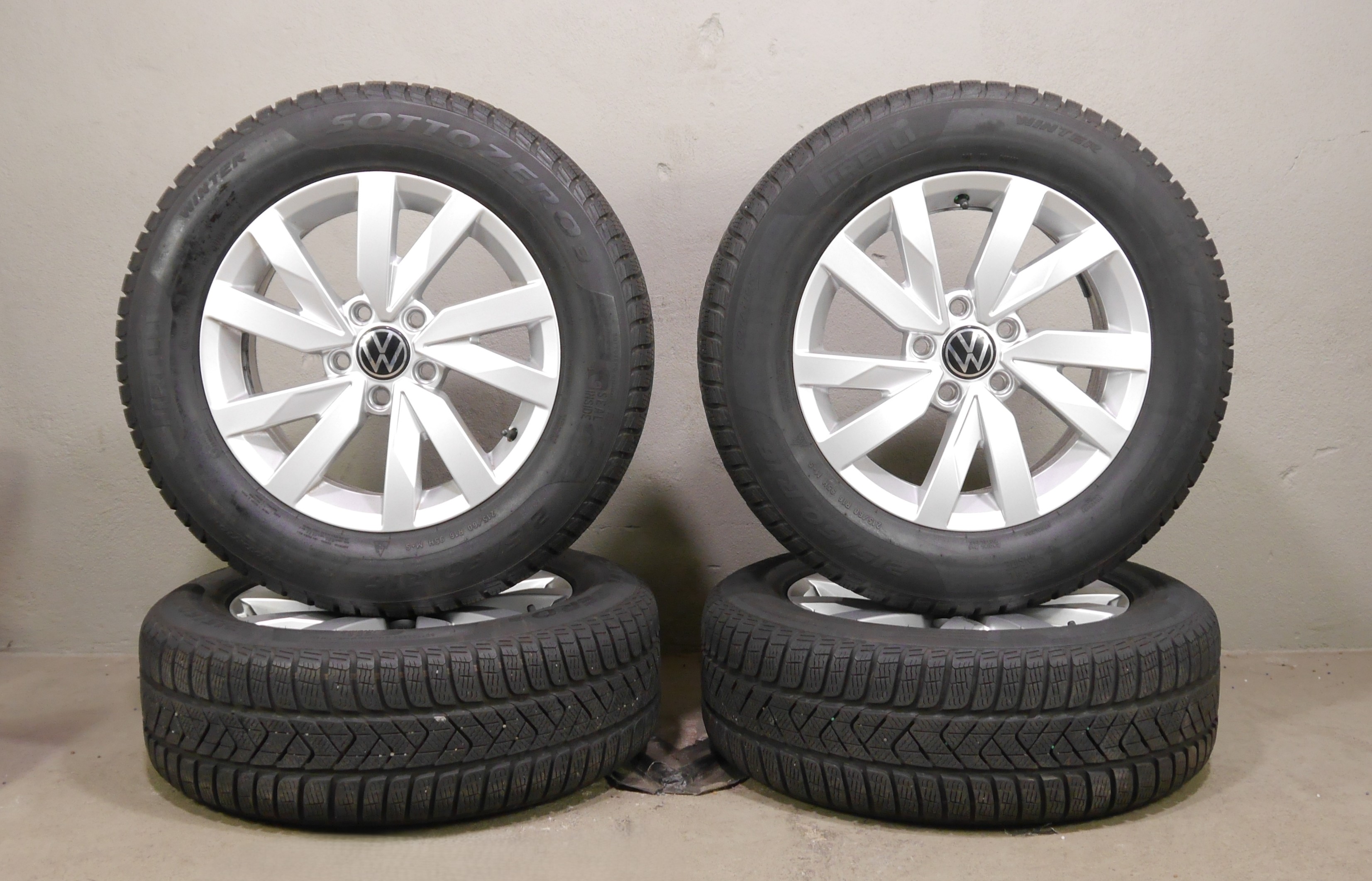 VW Passat Variant Aluradsatz – Winter 215/60 R16 95H – 3G0601025BJ SEAL